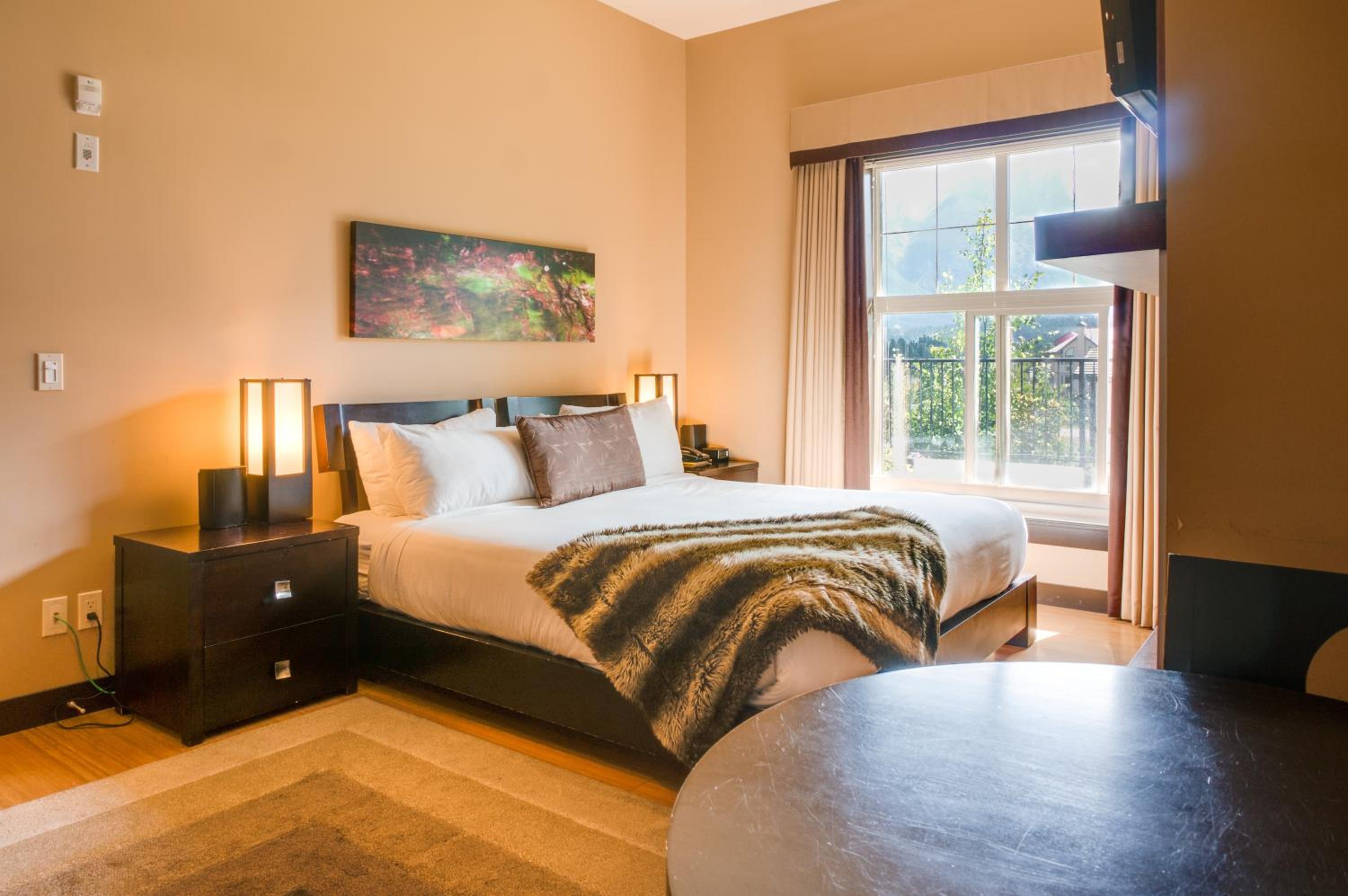 Deluxe King Room photo 1