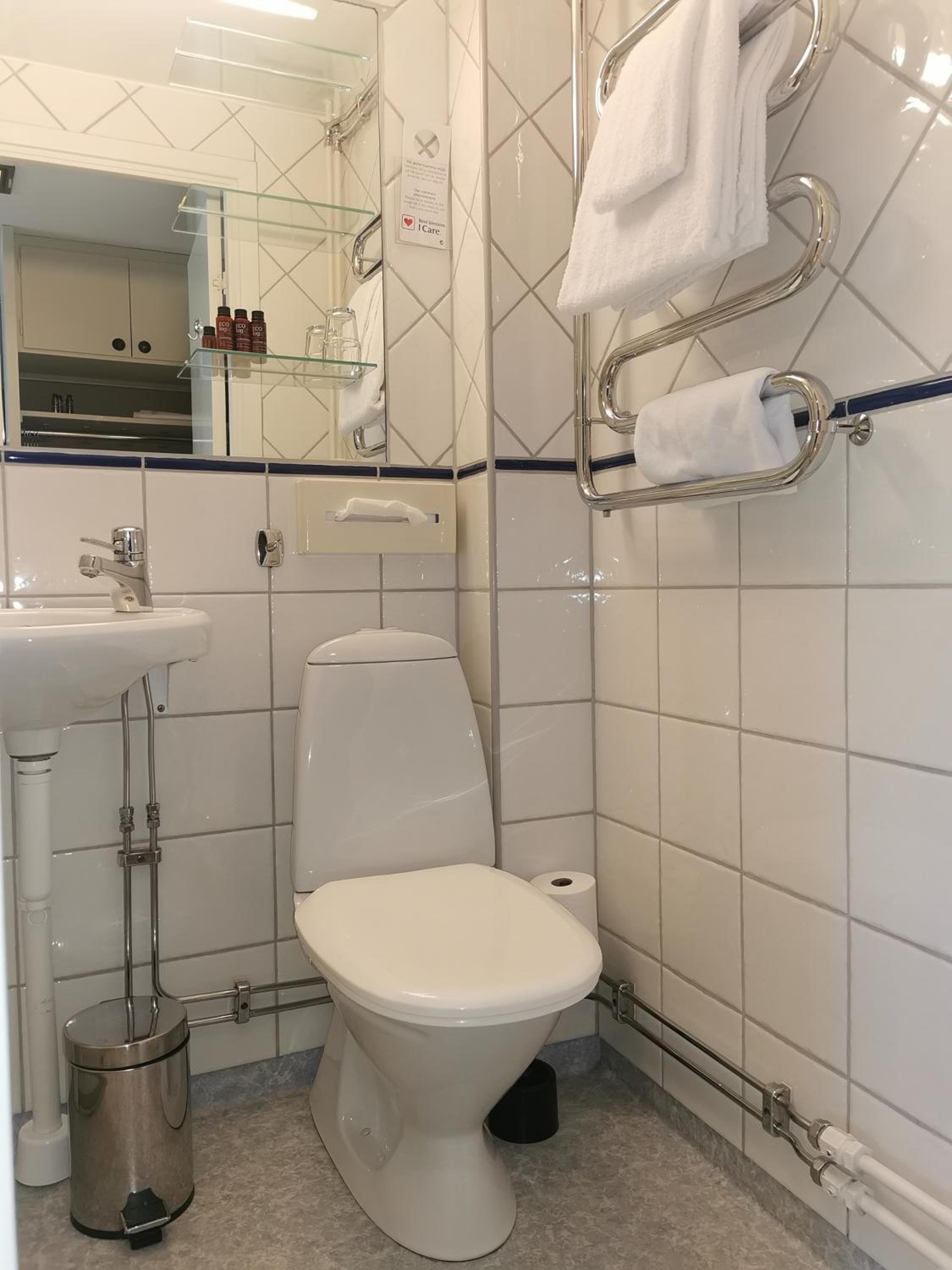Standard Single Room - Non-Smoking photo 3