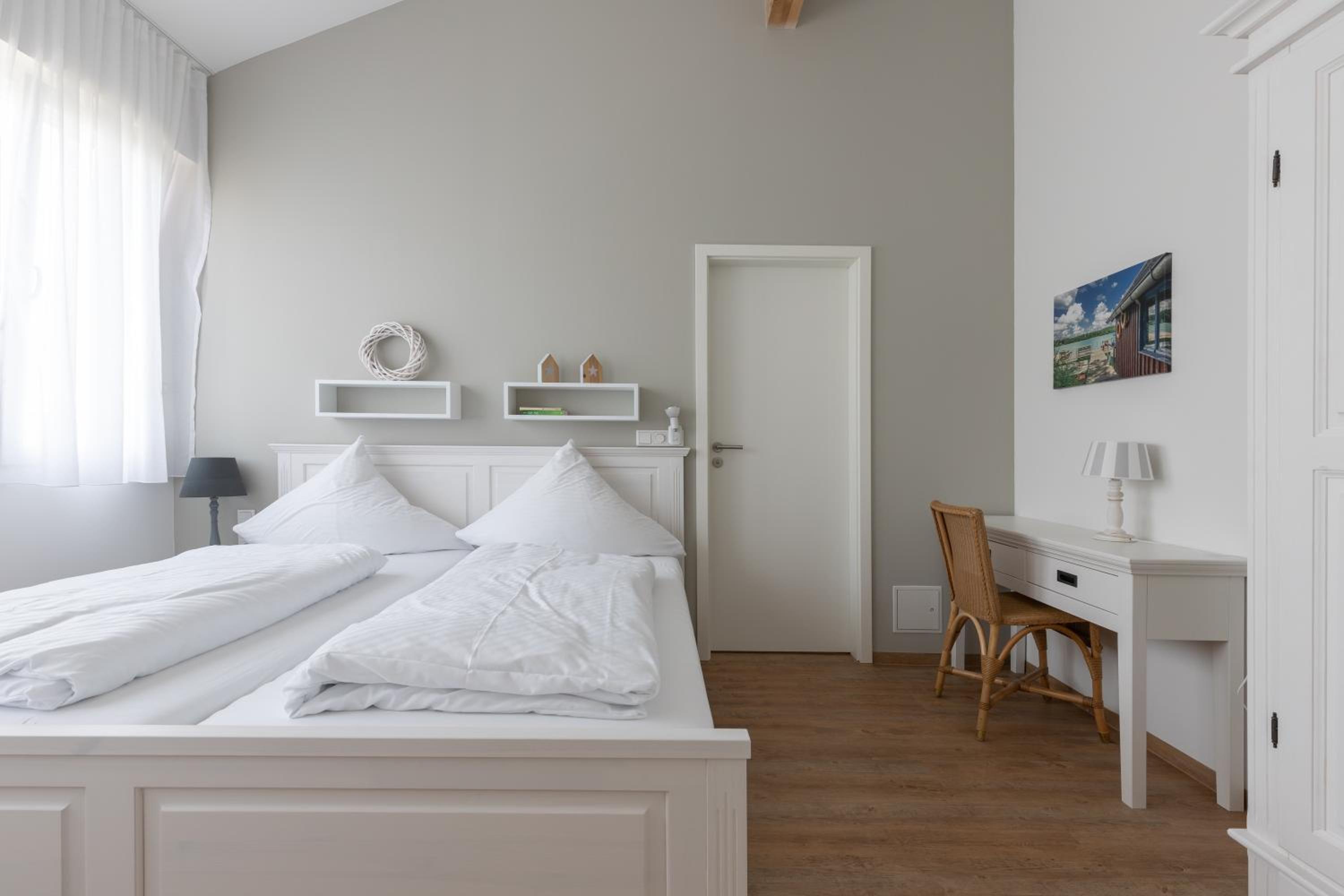 Suite with Lake View photo 3