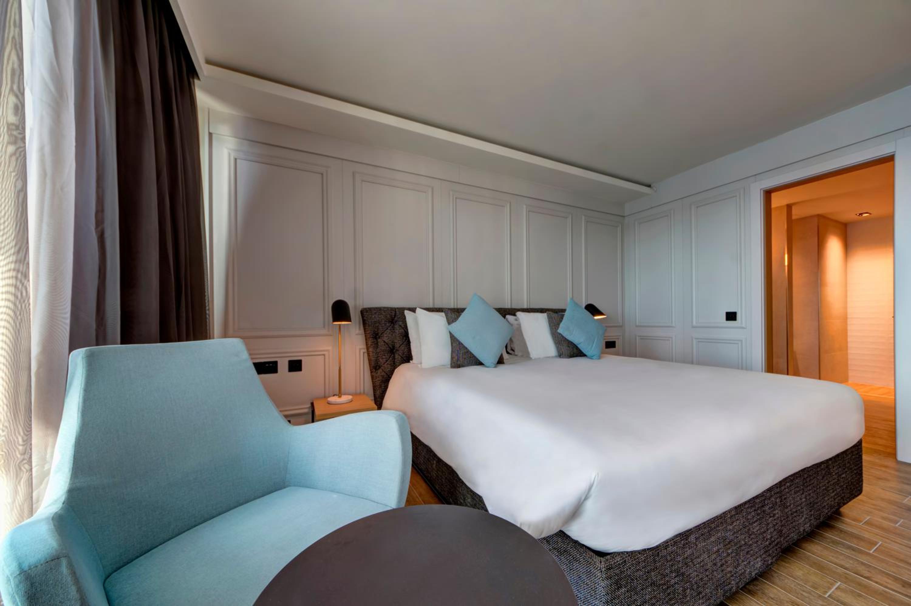 Deluxe Double or Twin Room with Sea View - Photo 5