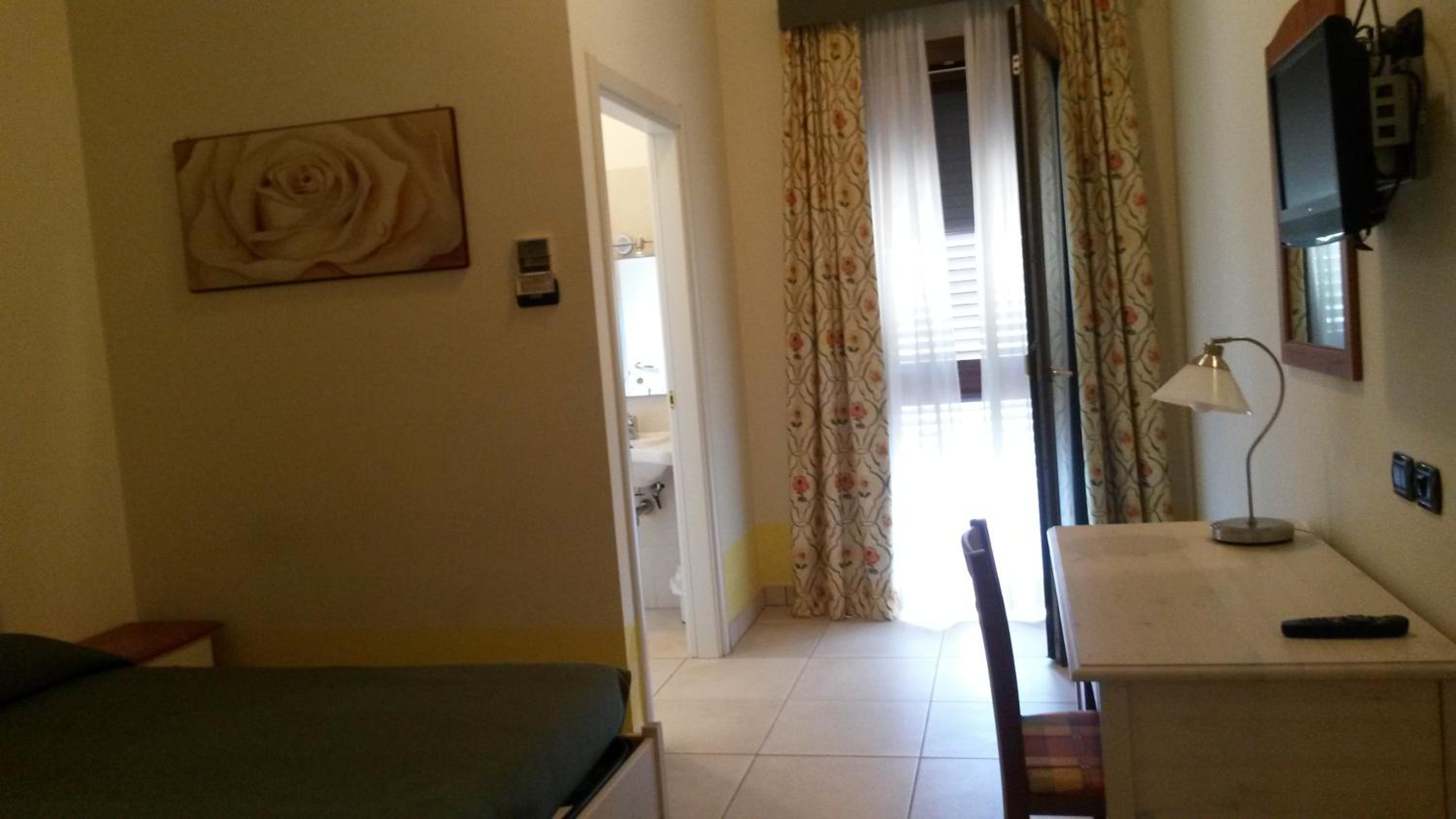 Budget Double or Twin Room photo 2