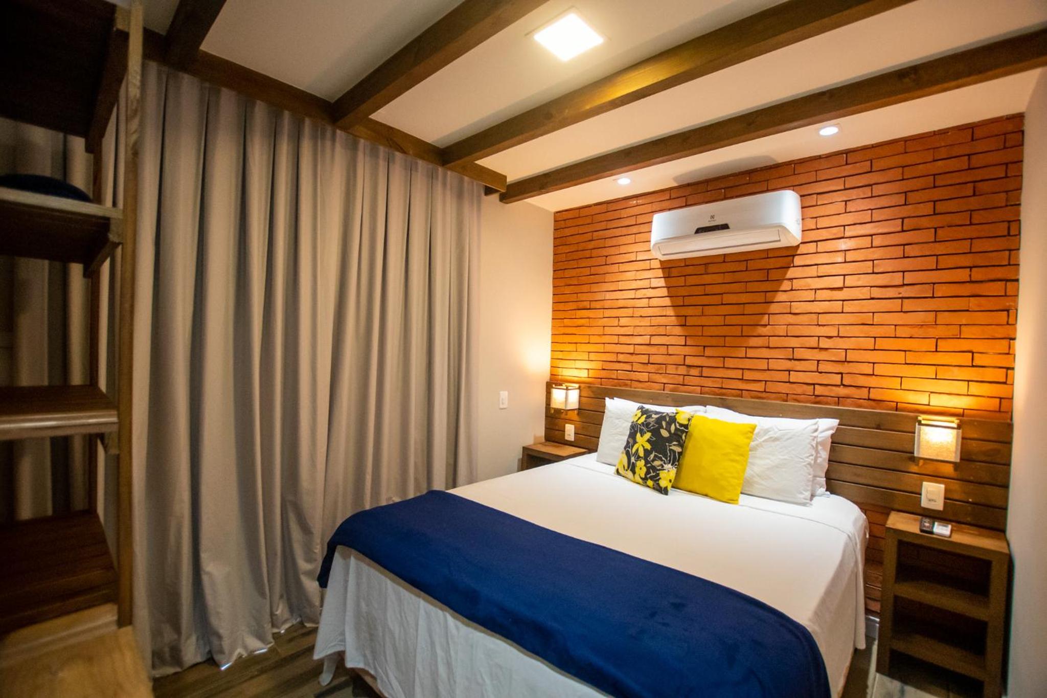 Queen Room with Pool View photo 1