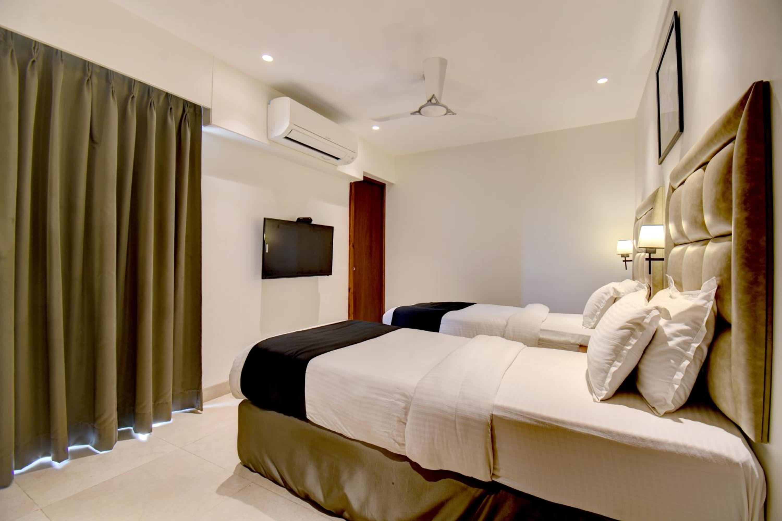 Superior Double or Twin Room photo 3
