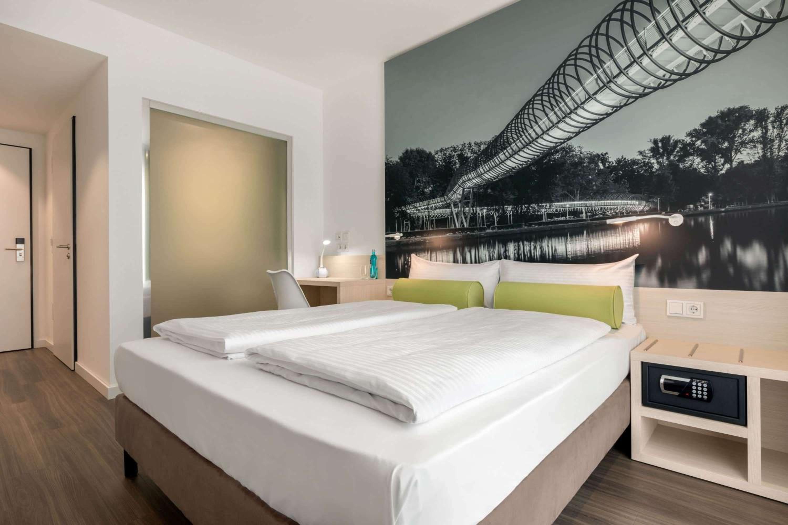Standard Double Room - Photo 3