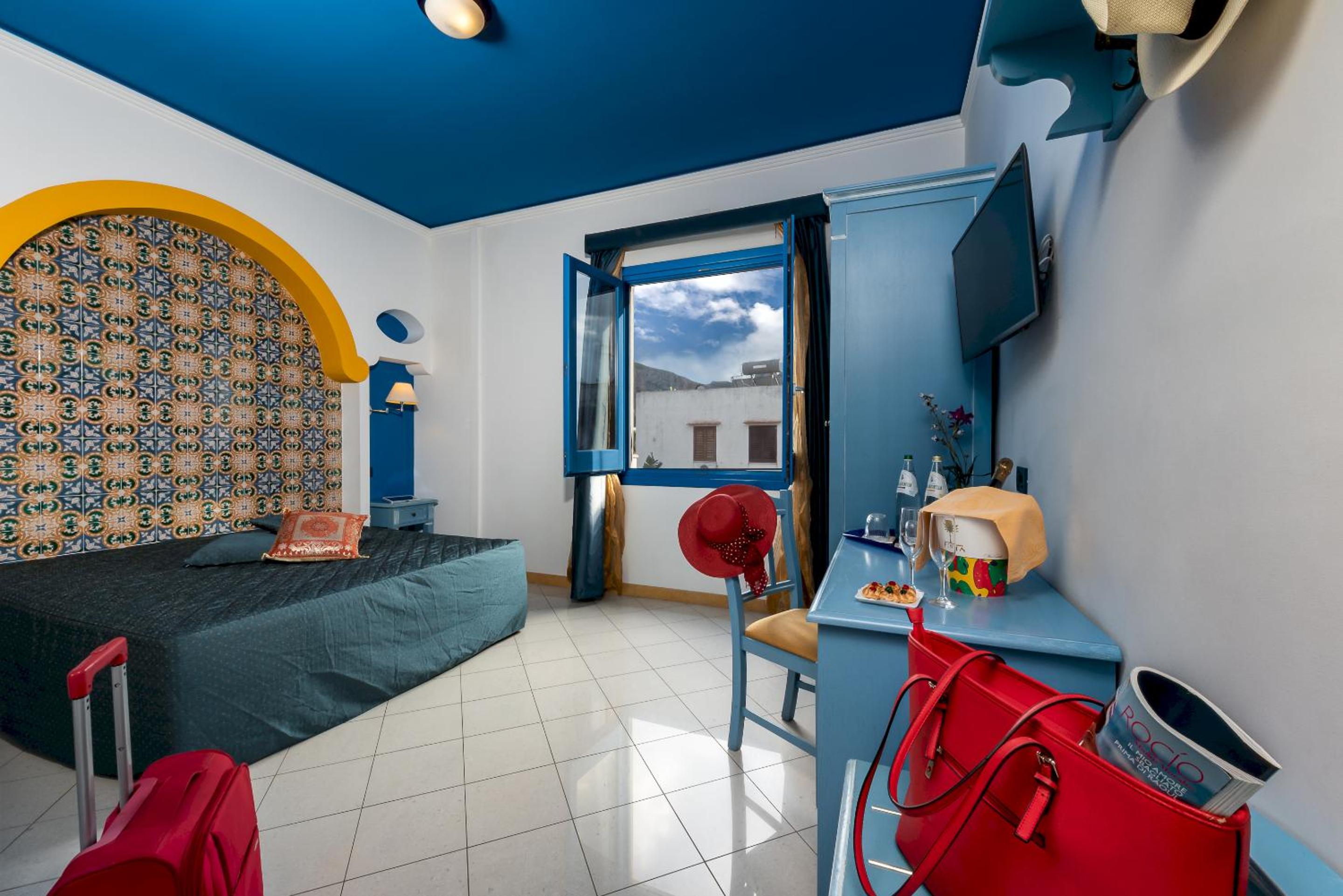 Double or Twin Room photo 3