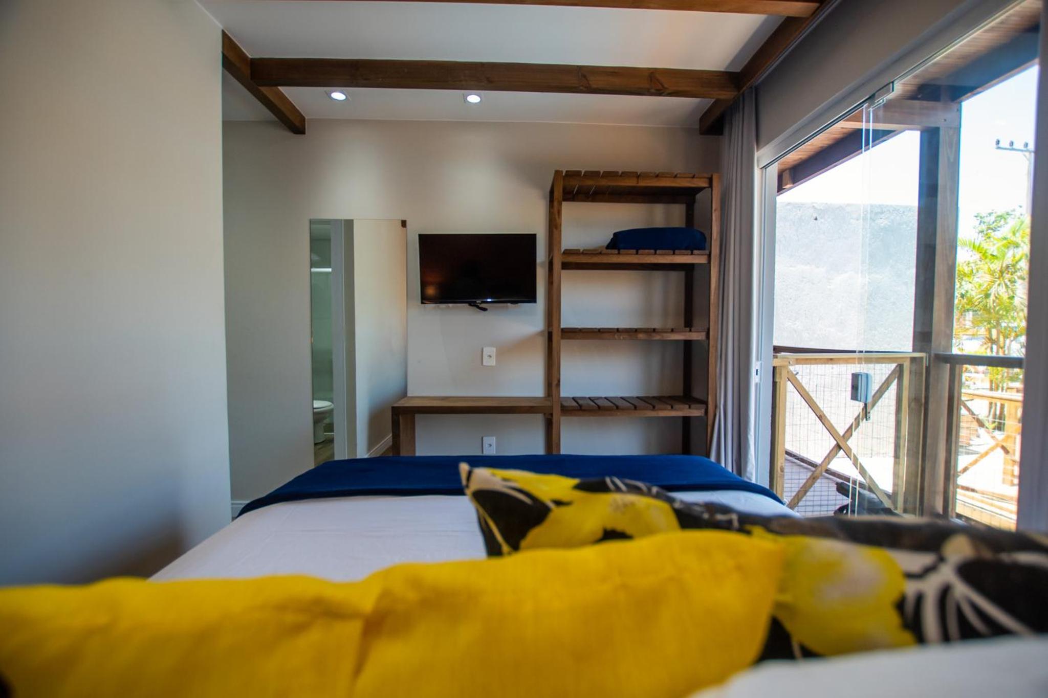 Queen Room with Pool View photo 3