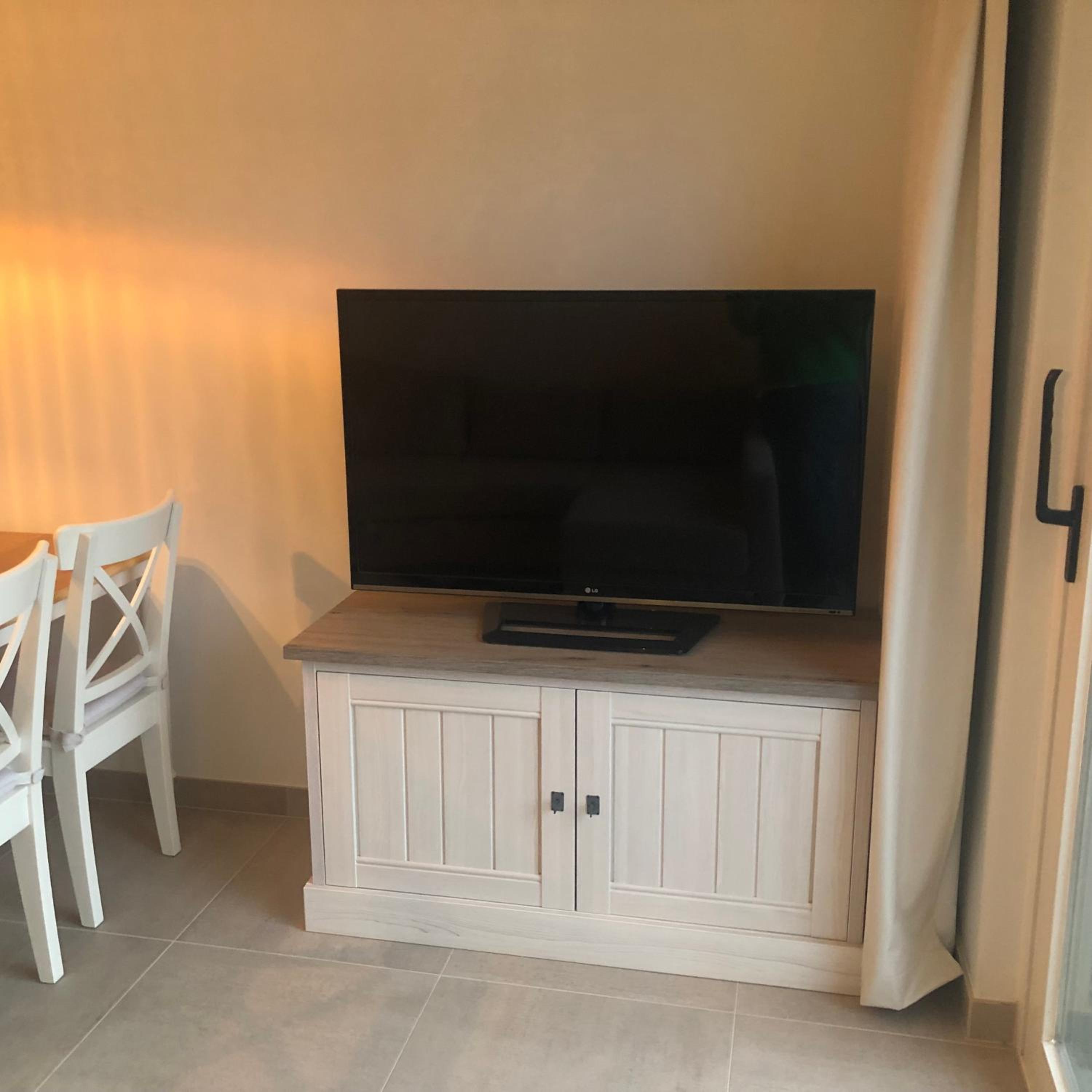 One-Bedroom Apartment - Photo 6