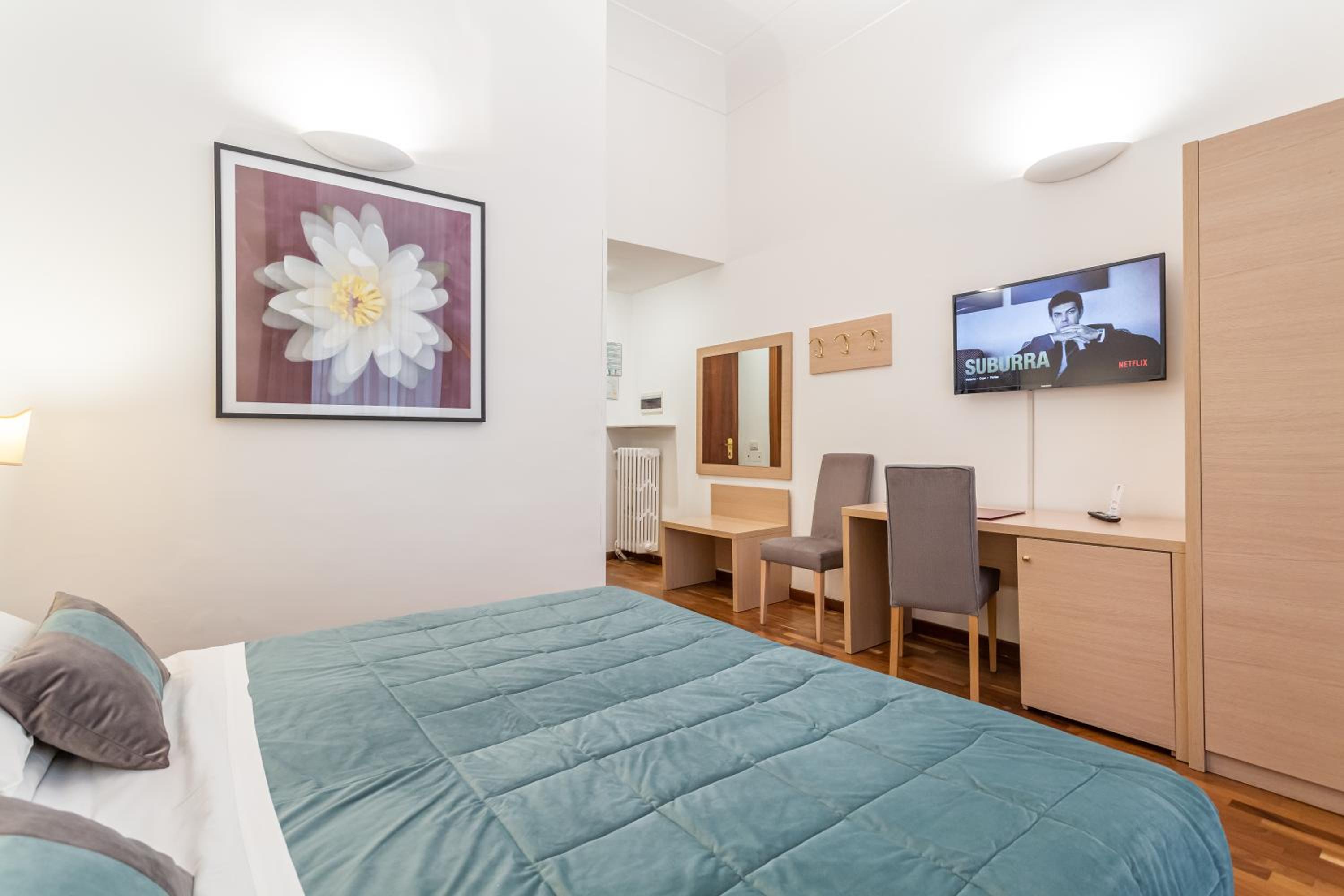 Classic Double or Twin Room photo 2