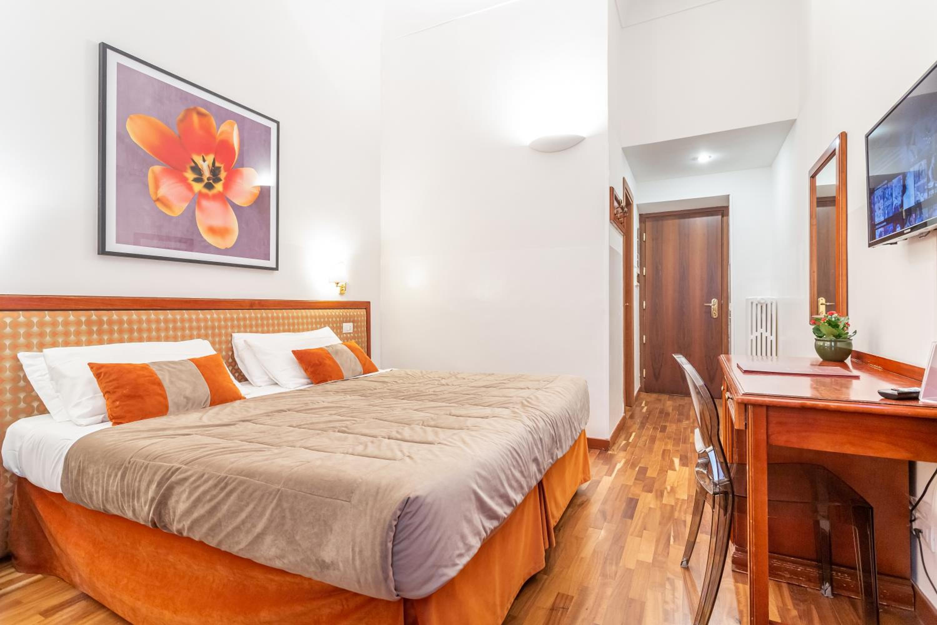 Classic Double or Twin Room photo 3