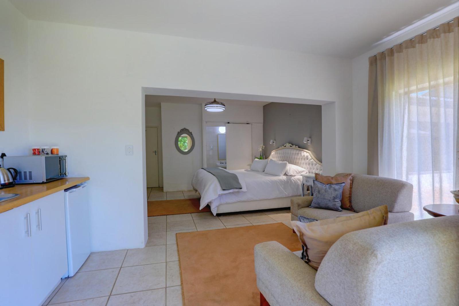 King Room with Pool View photo 2