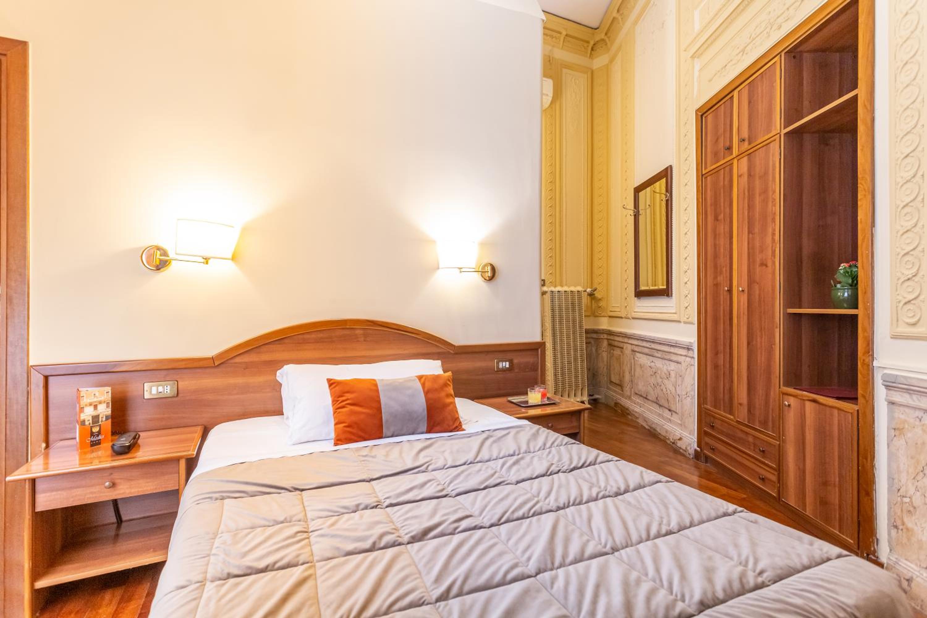 Small Double Room photo 1