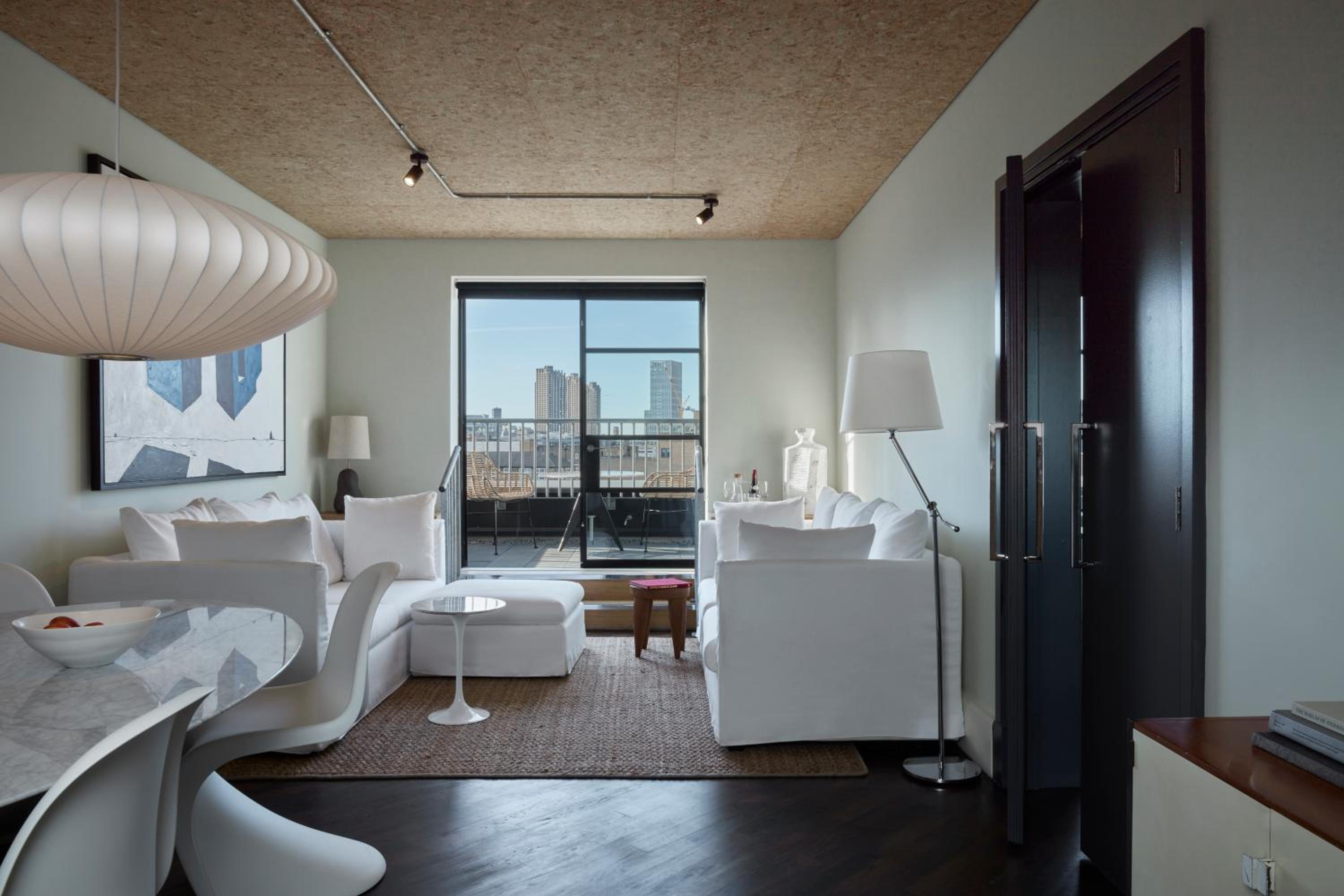 Studio Suite West