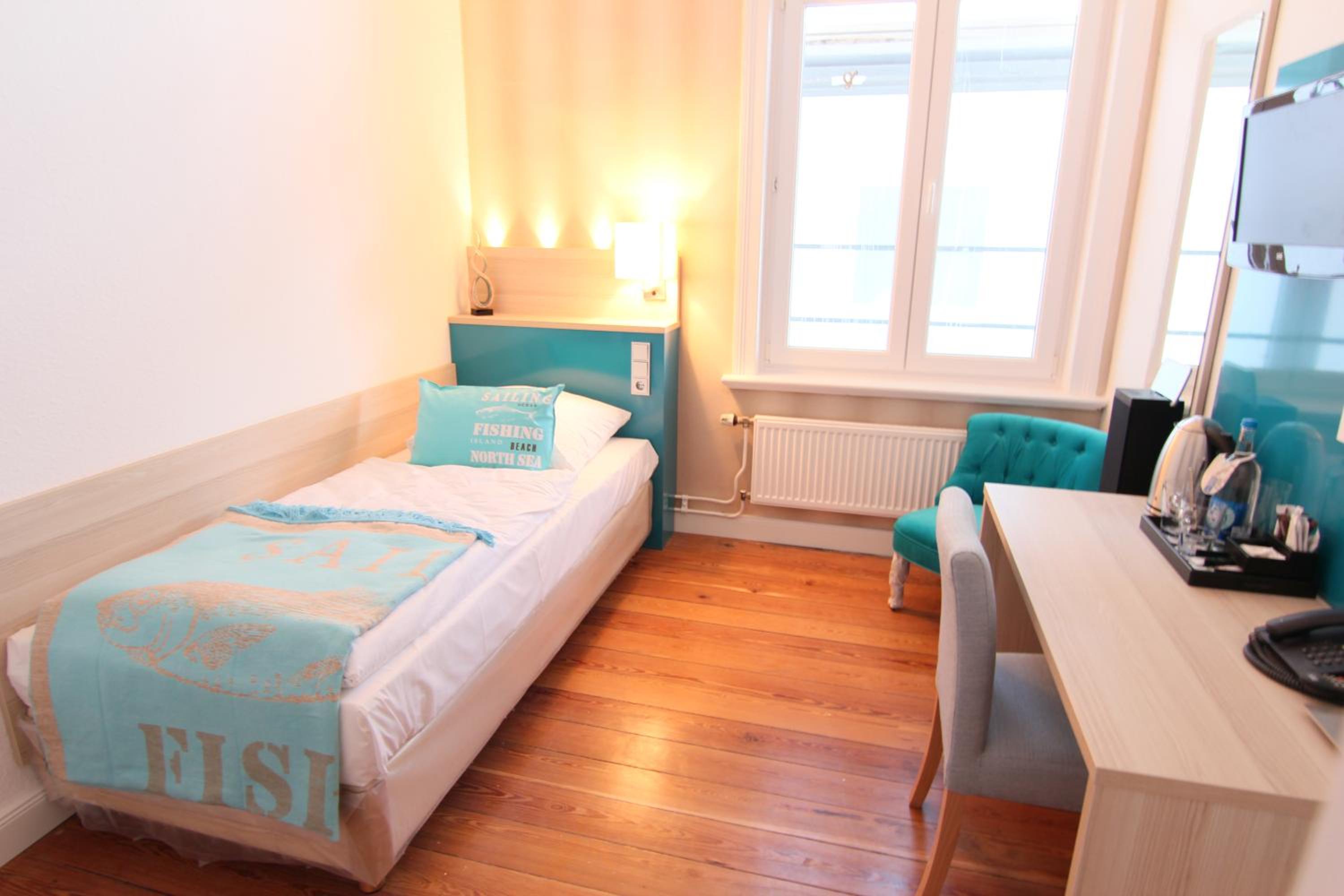 Single Room with Private External Bathroom photo 1