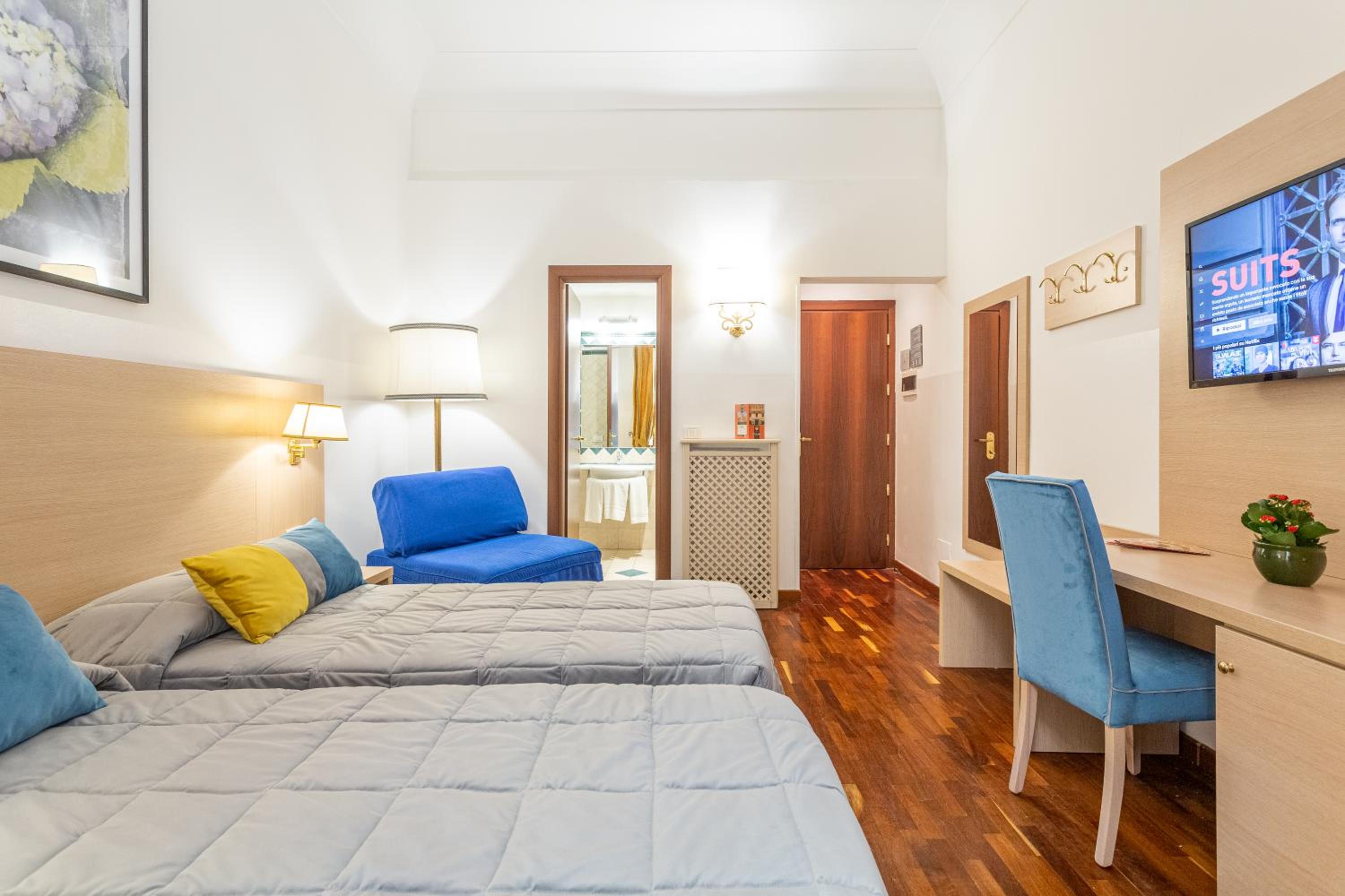 Small Triple Room photo 3