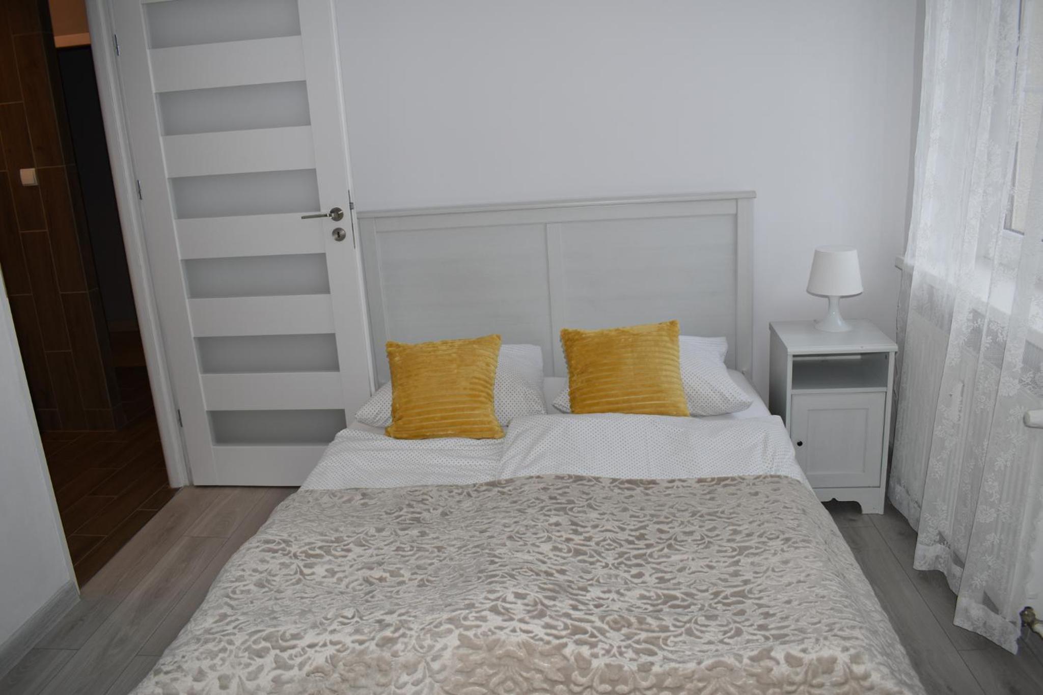 One-Bedroom Apartment - Photo 3