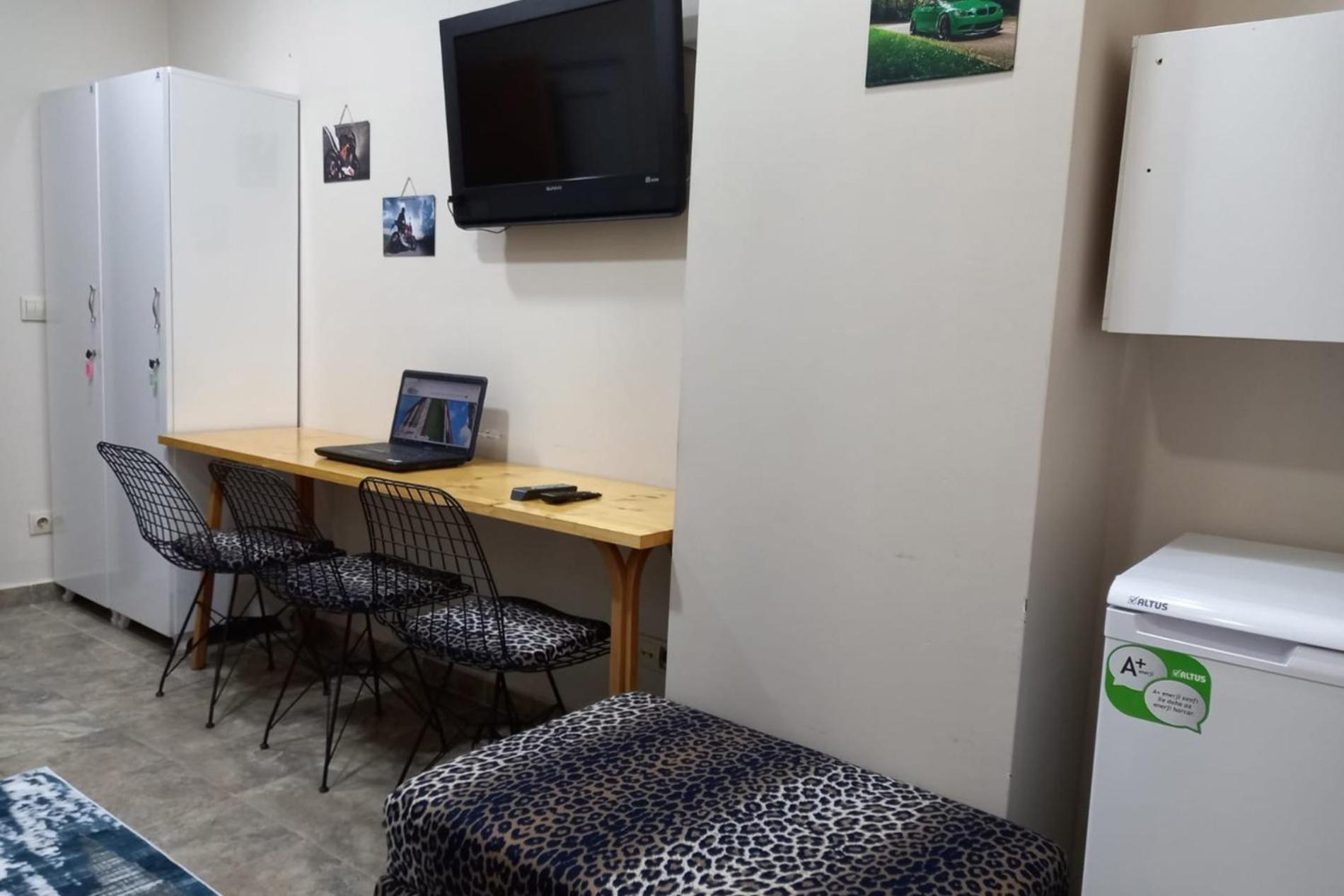 Basic Triple Room photo 2