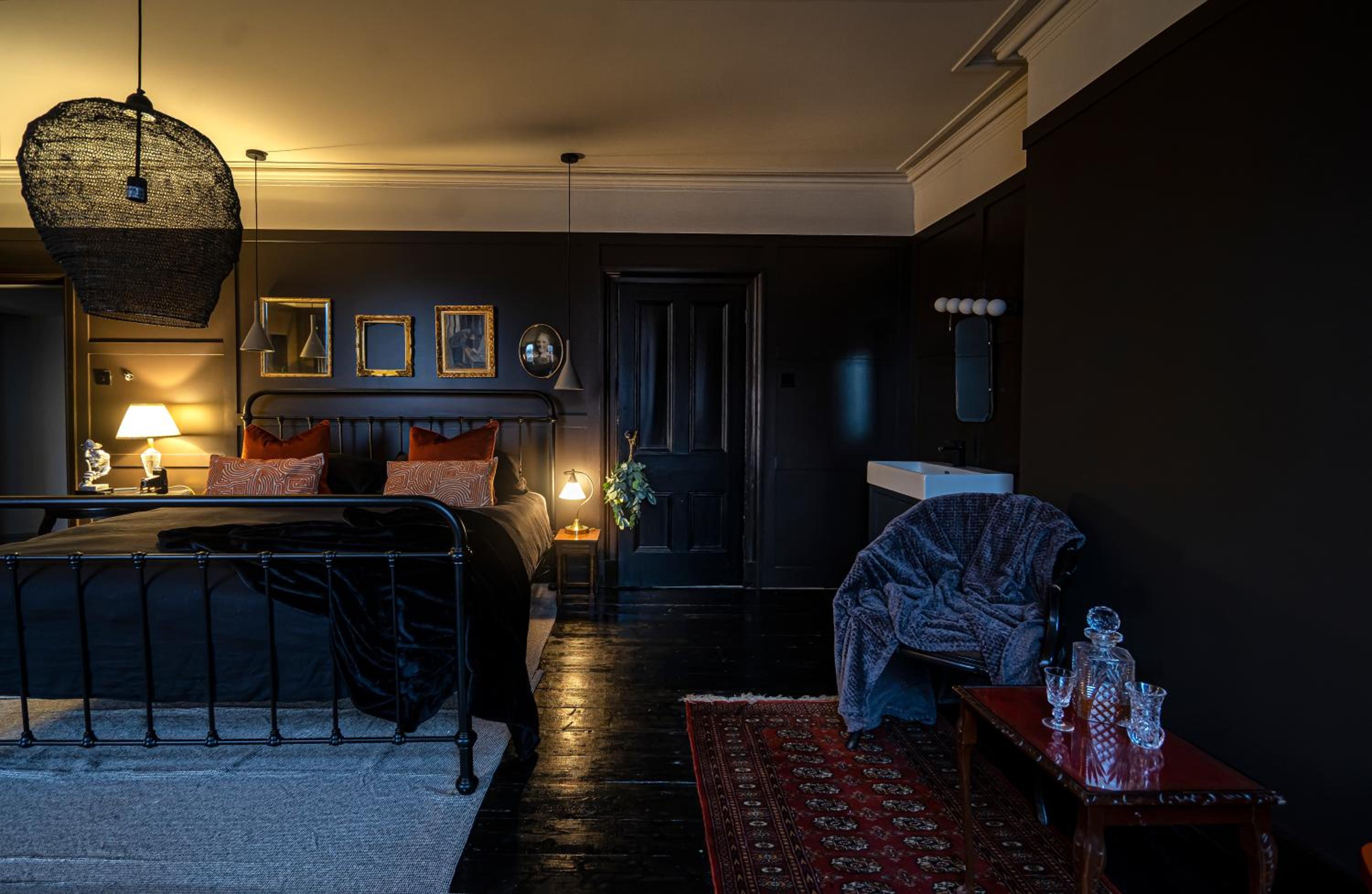 Superior King Room - Photo 7