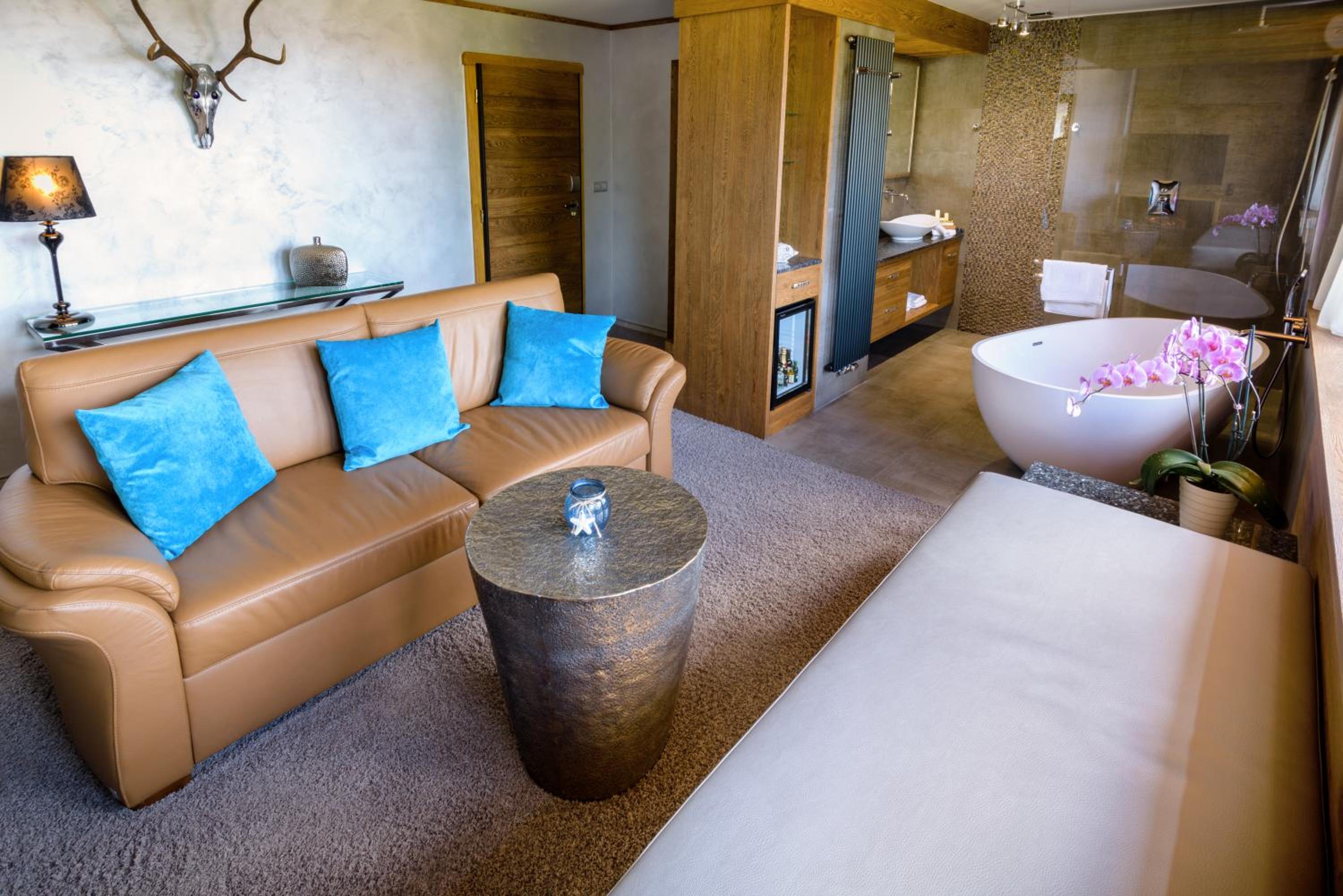 Deluxe Double Room with Bath photo 3