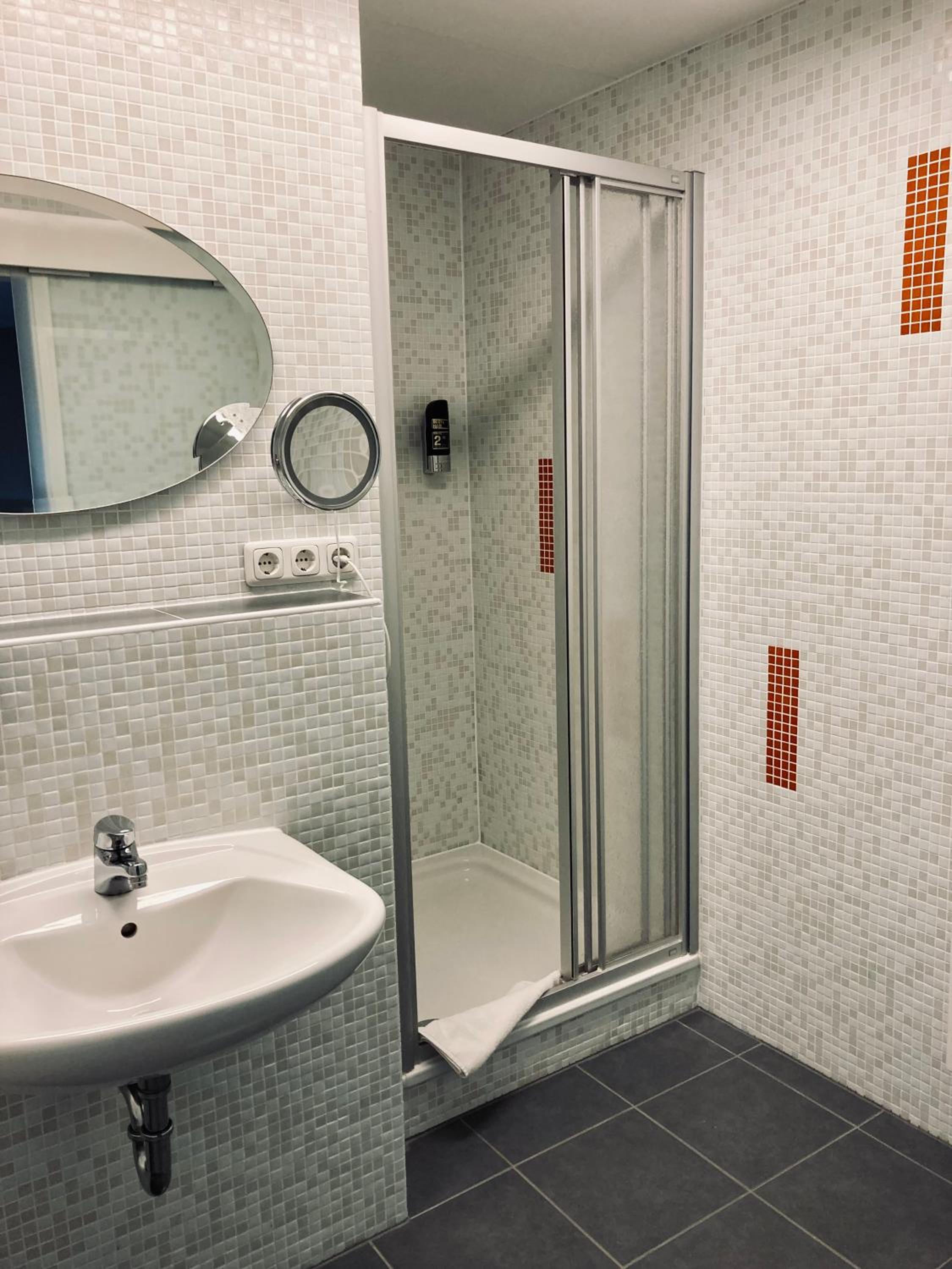 Doppelzimmer mit Panoramablick - Photo 11