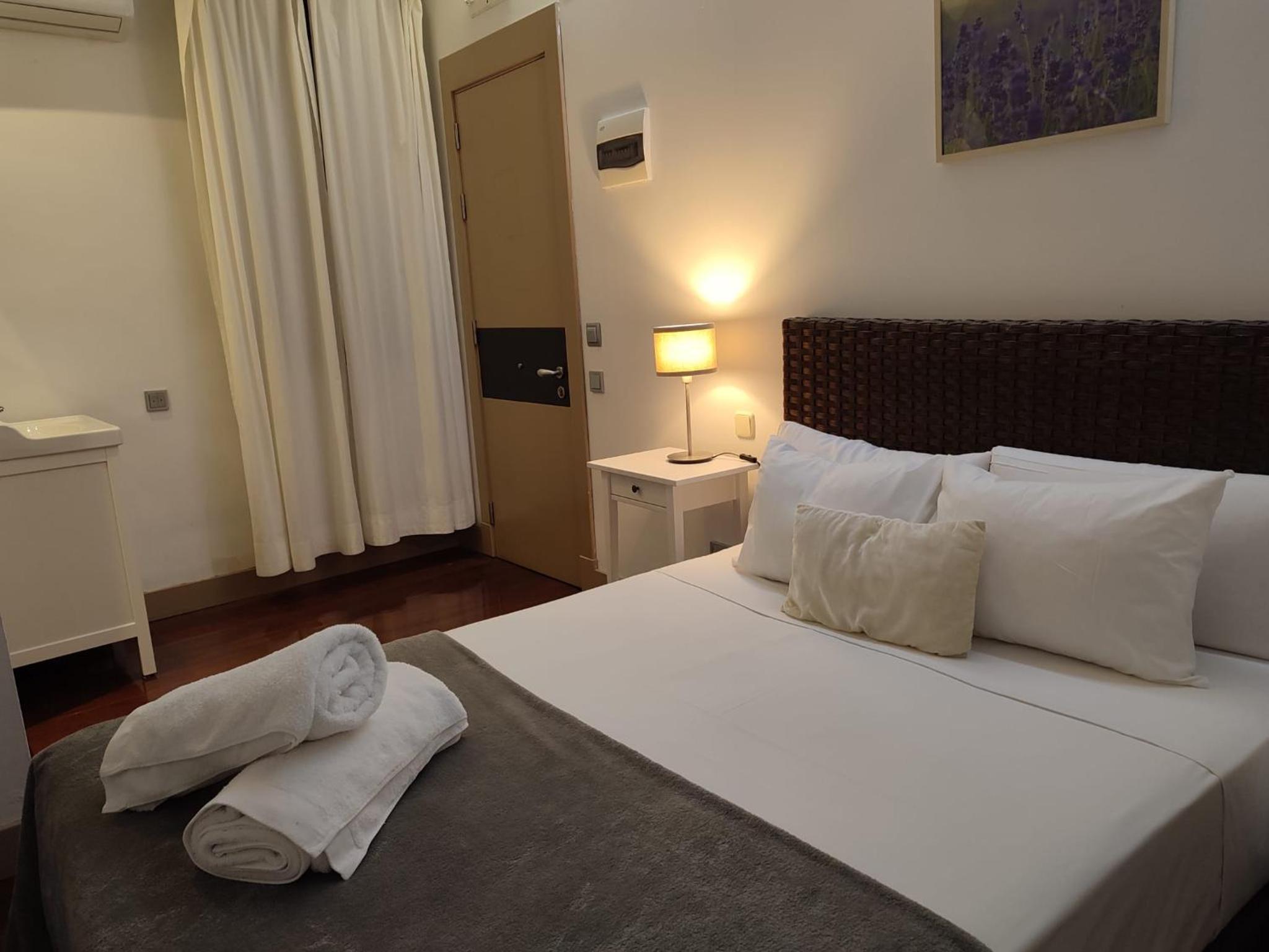Double Room with Private Bathroom - Photo 1