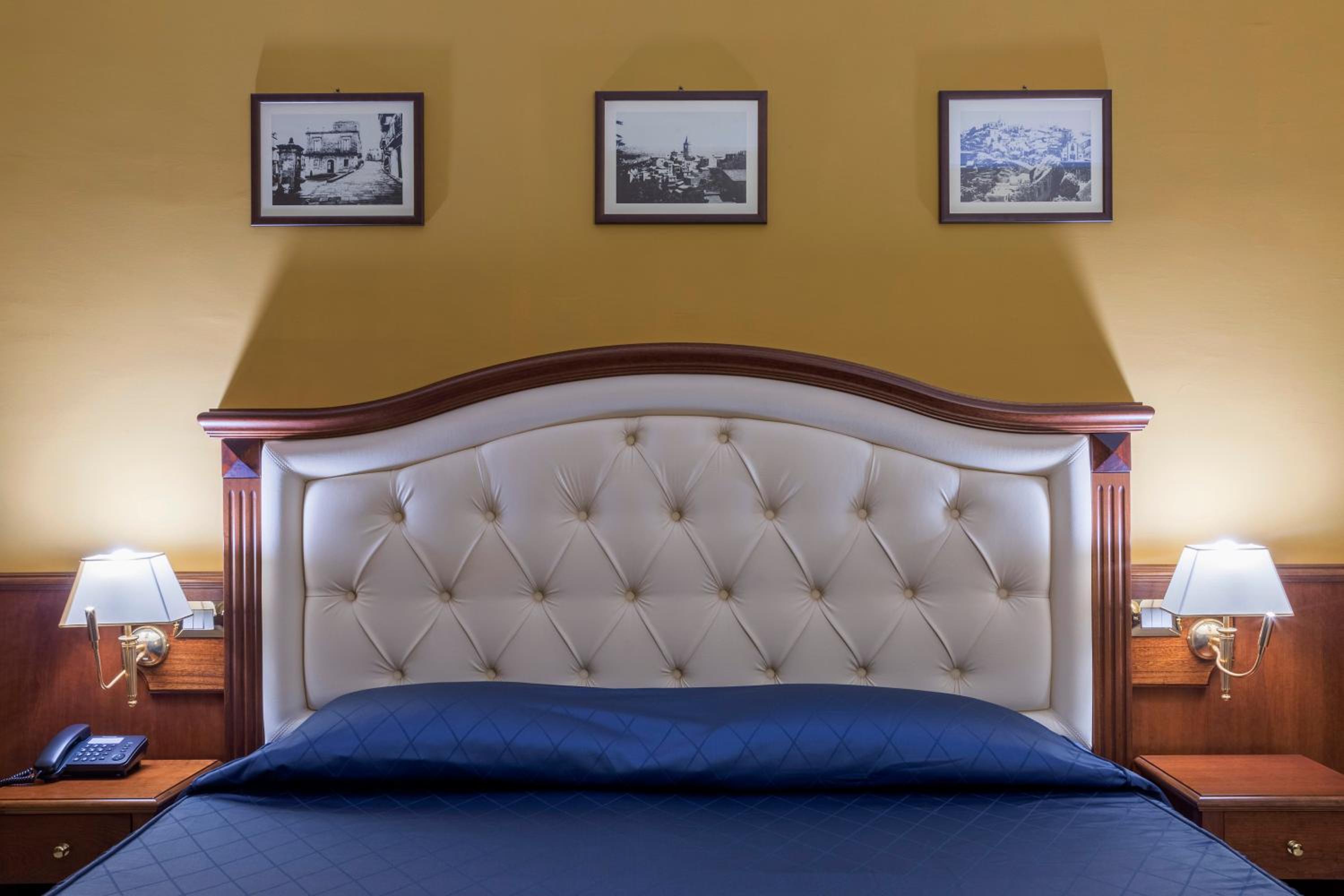 Suite - Photo 1