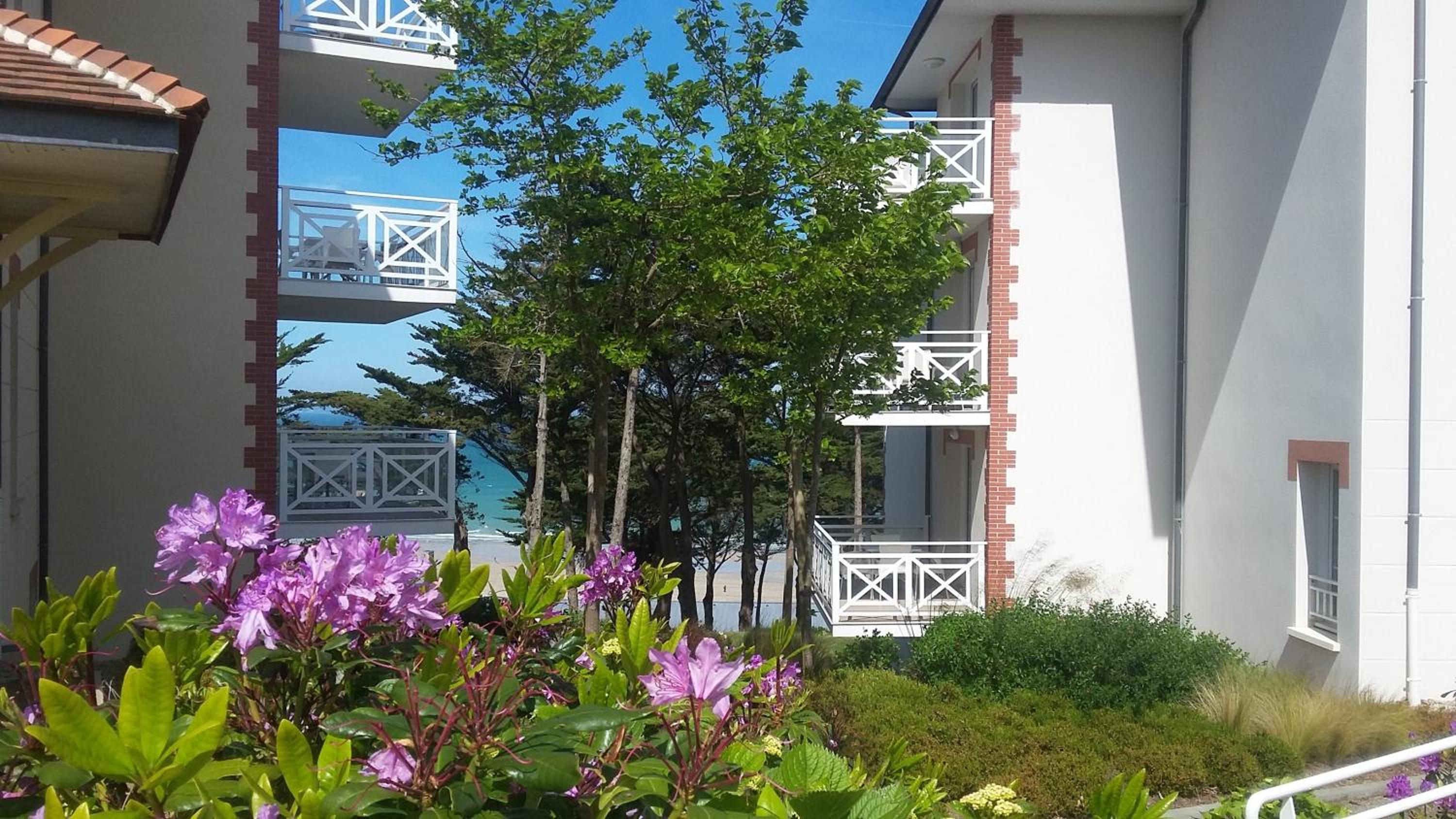 Apartment with Side Sea View photo 2