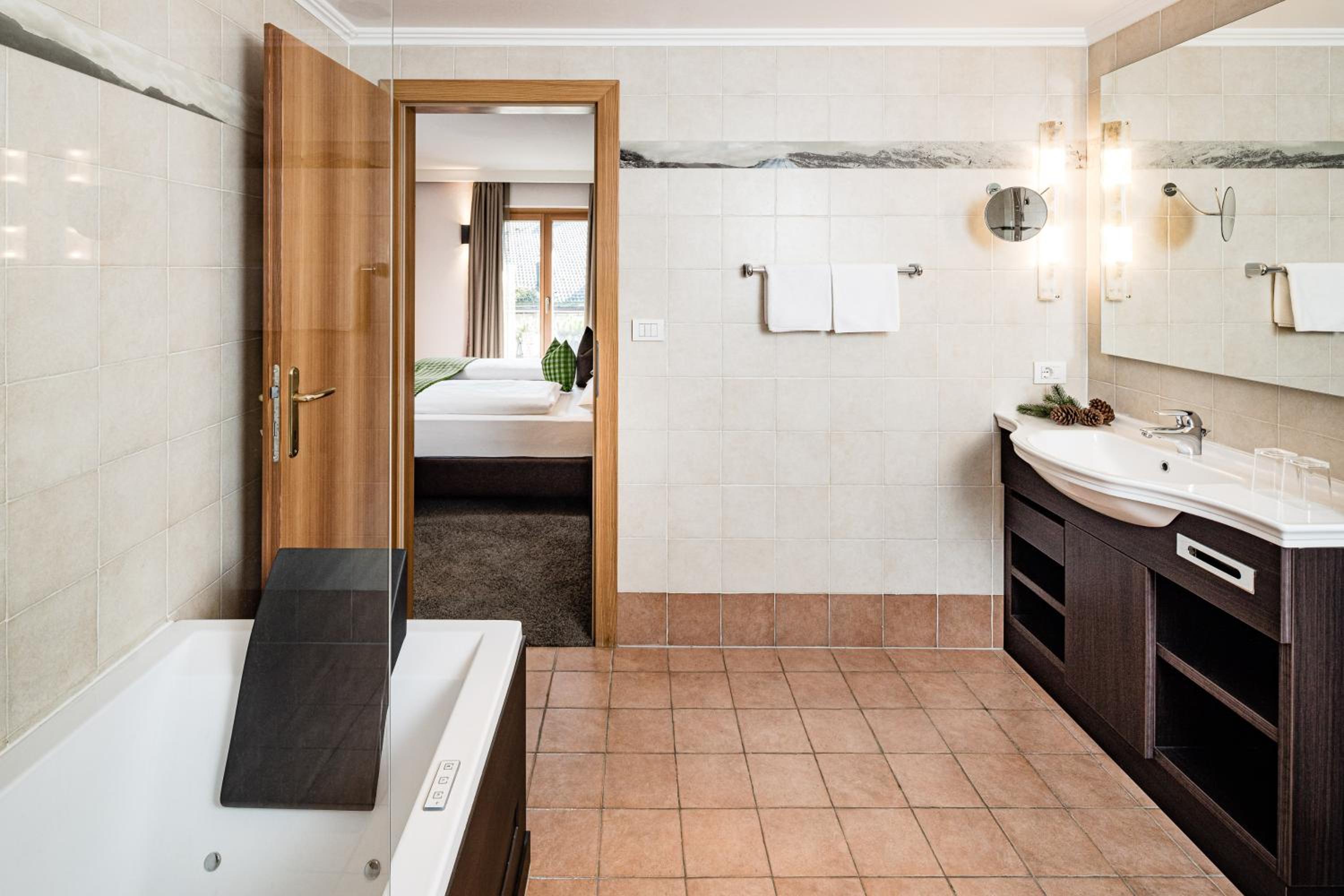 Deluxe Suite photo 2