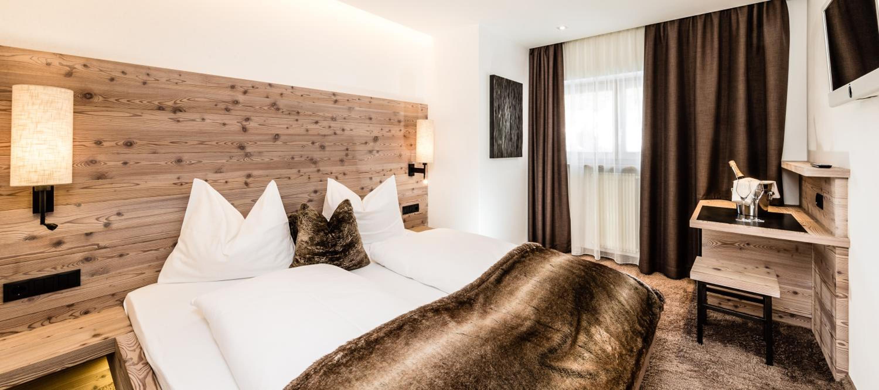 Two Connecting Double Rooms (4 Adults)