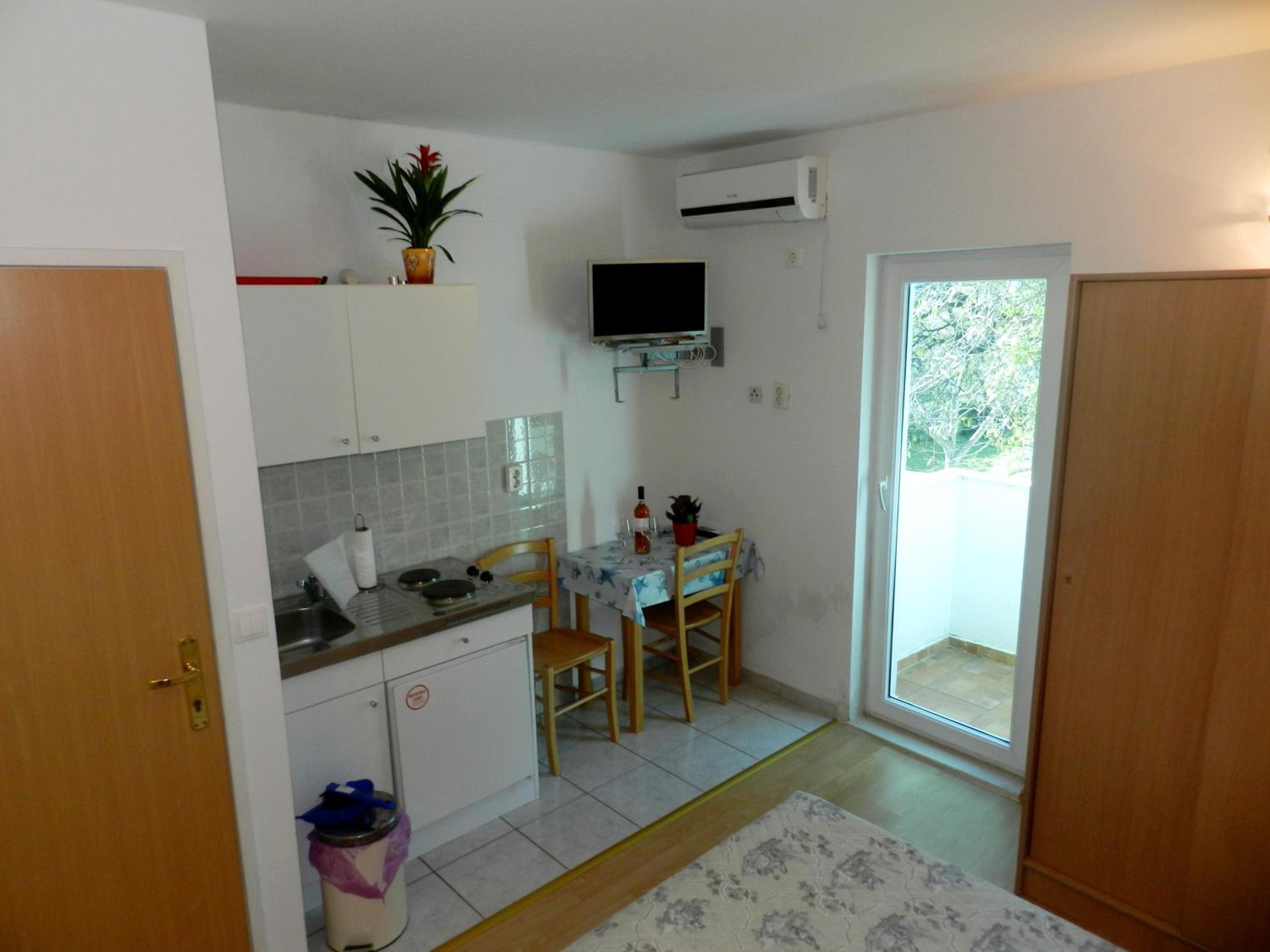 Studio Apartment photo 2