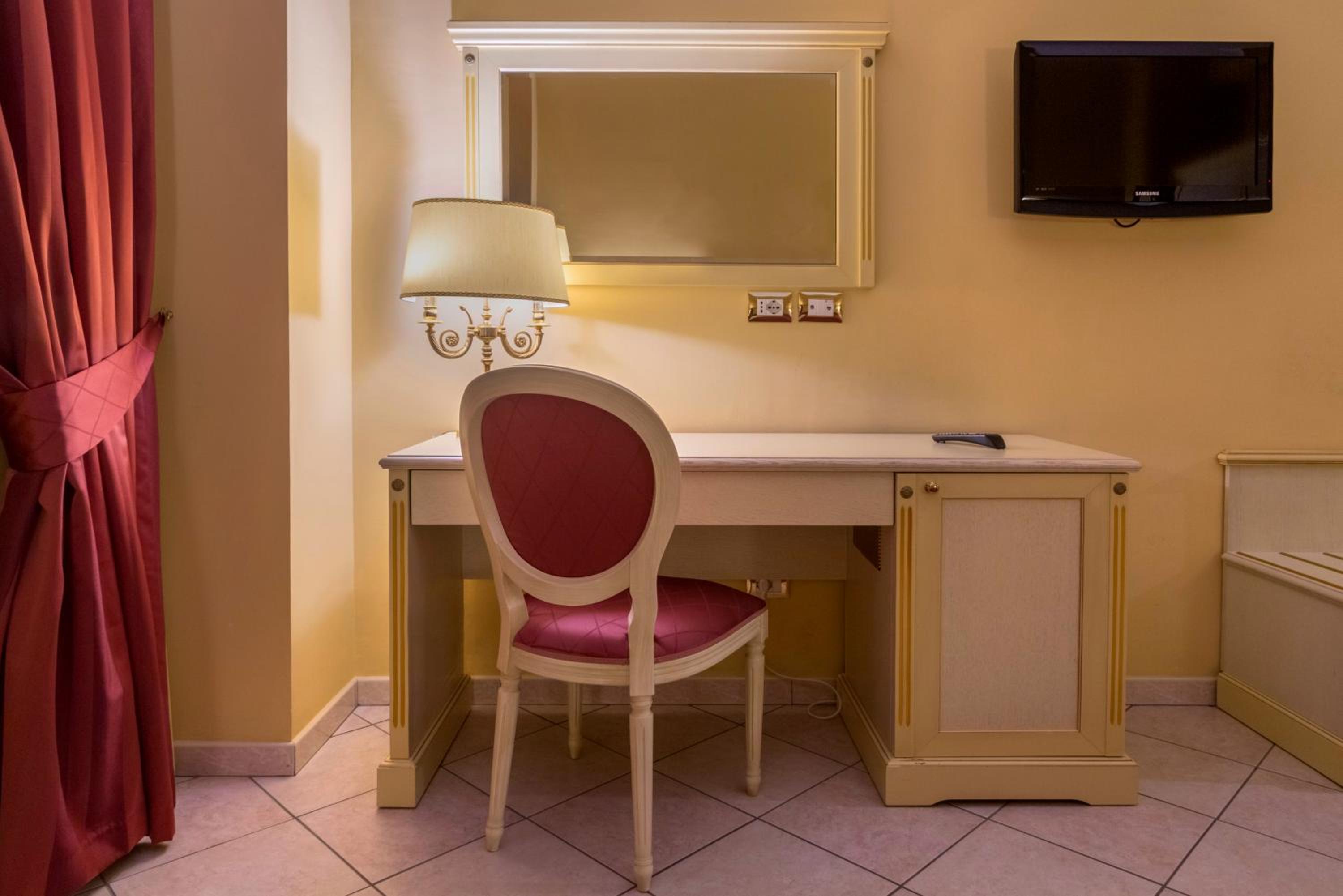 Deluxe Double Room - Photo 4