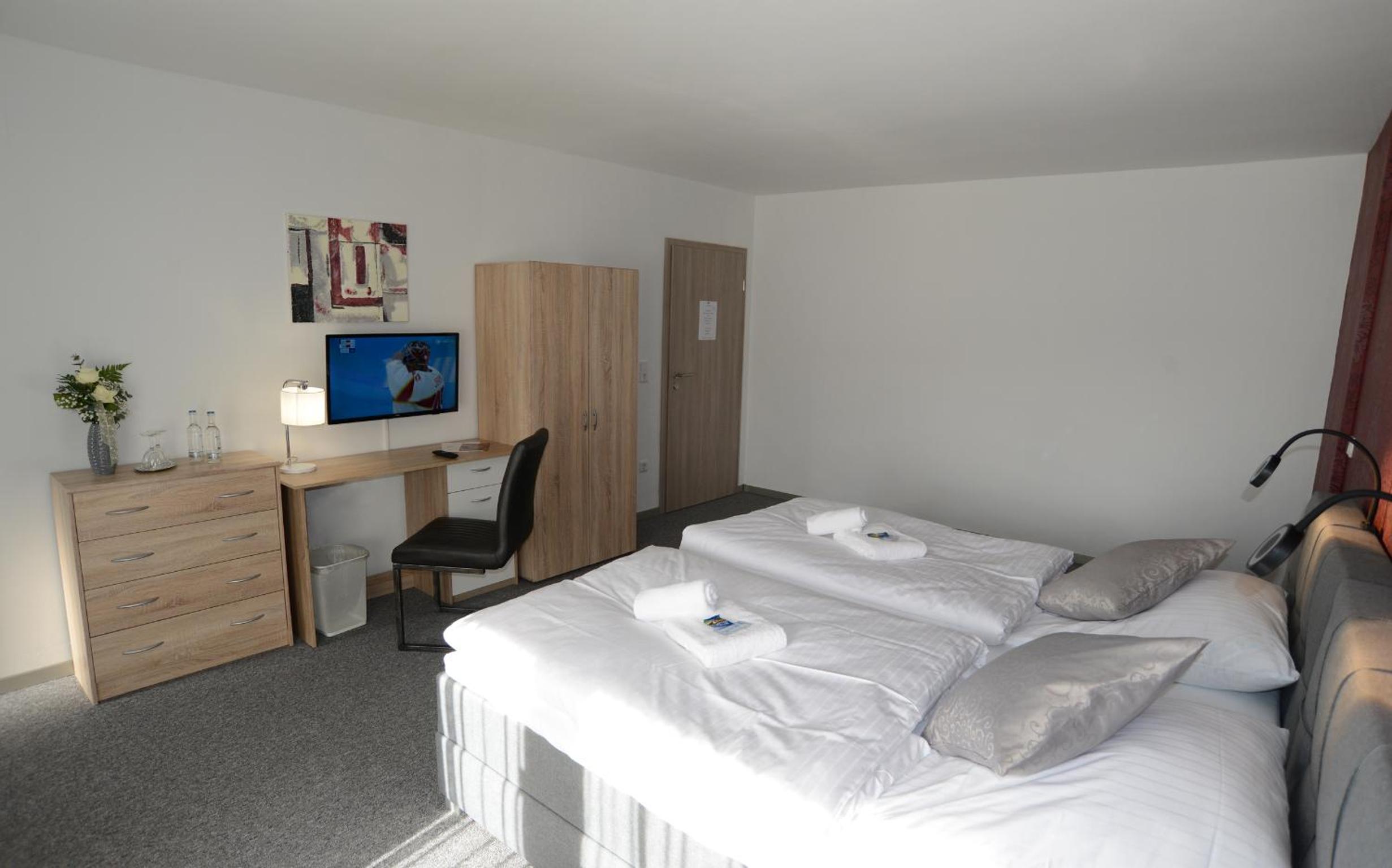 Double Room - Photo 18