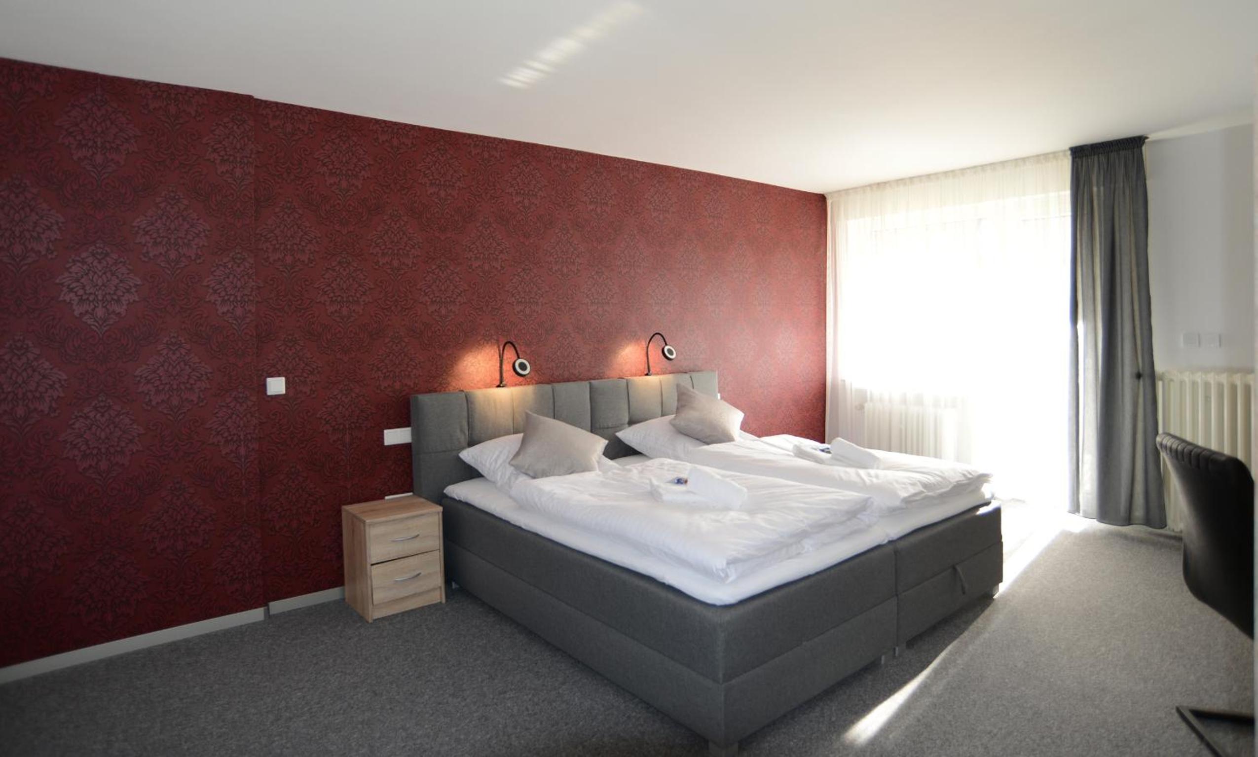 Double Room - Photo 16