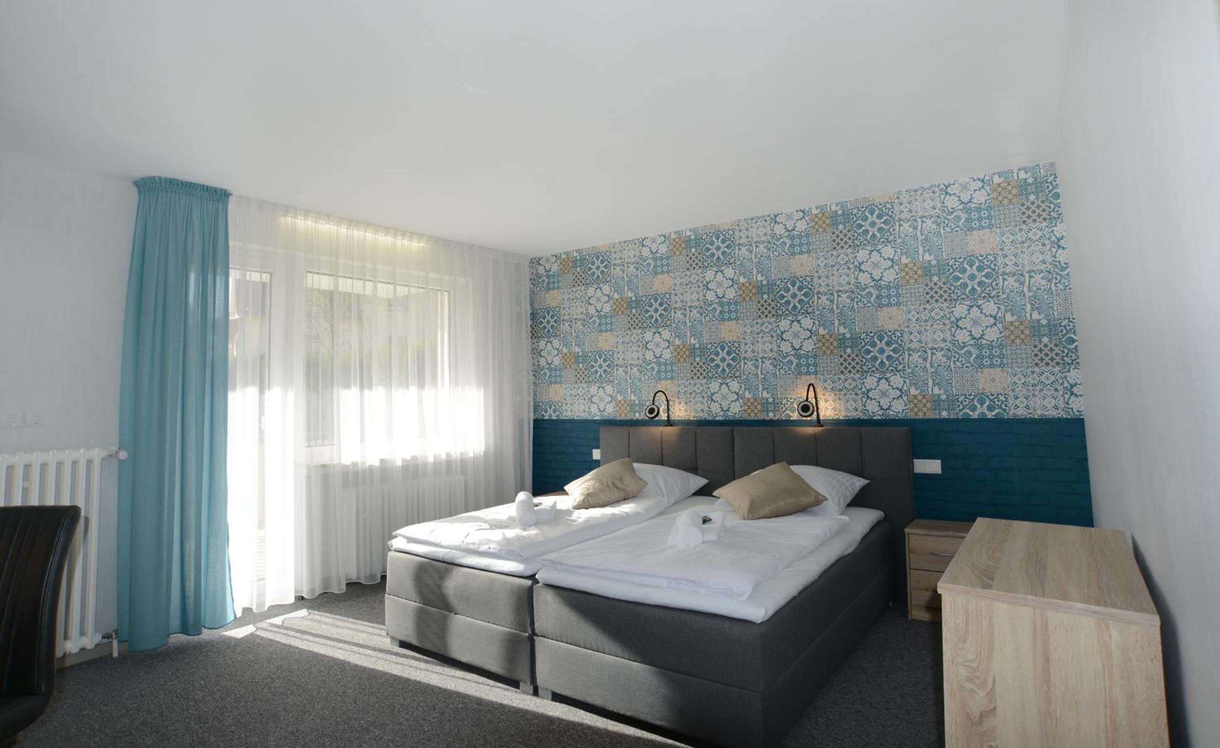 Double Room - Photo 8