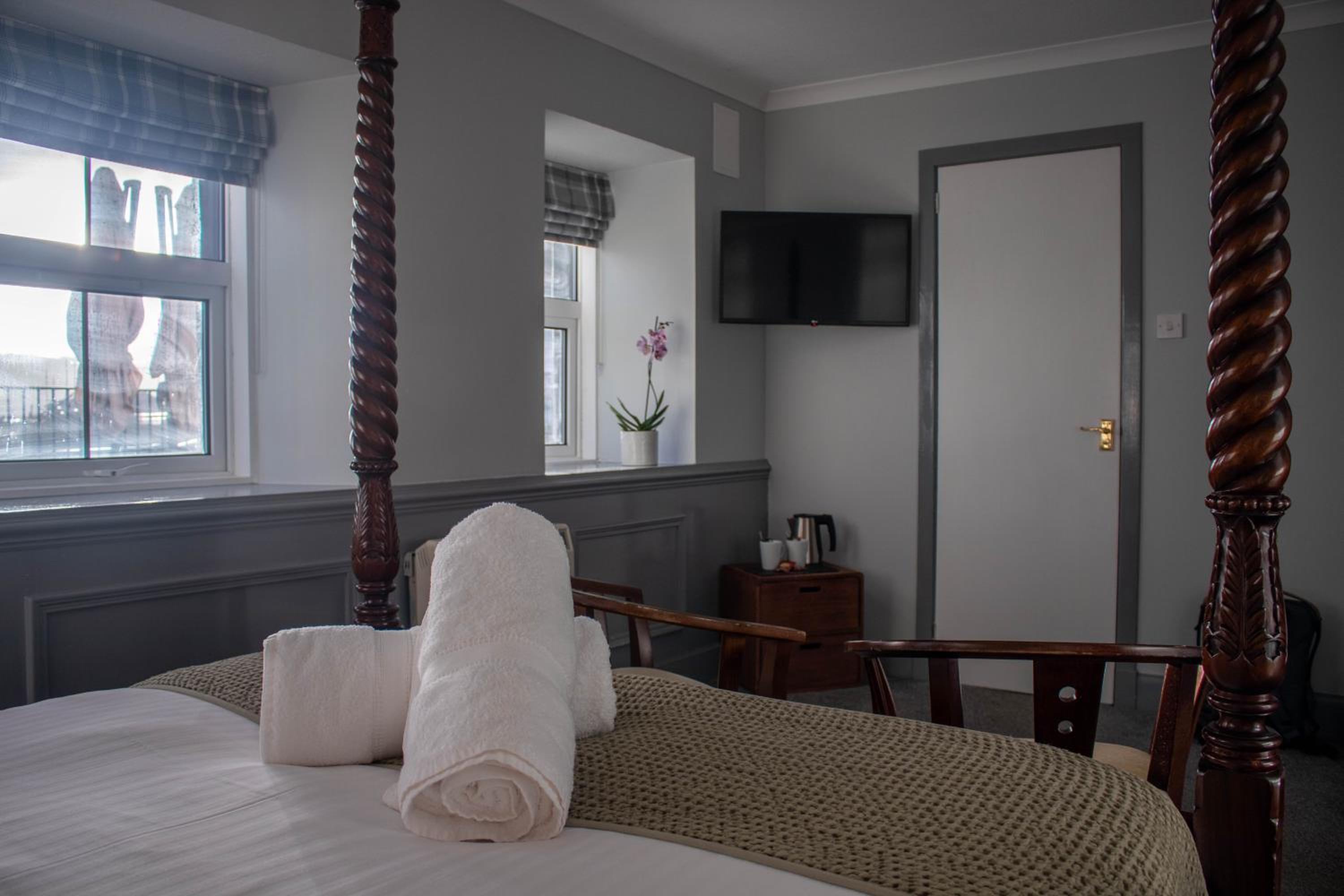 Large Double Room with Partial Sea View