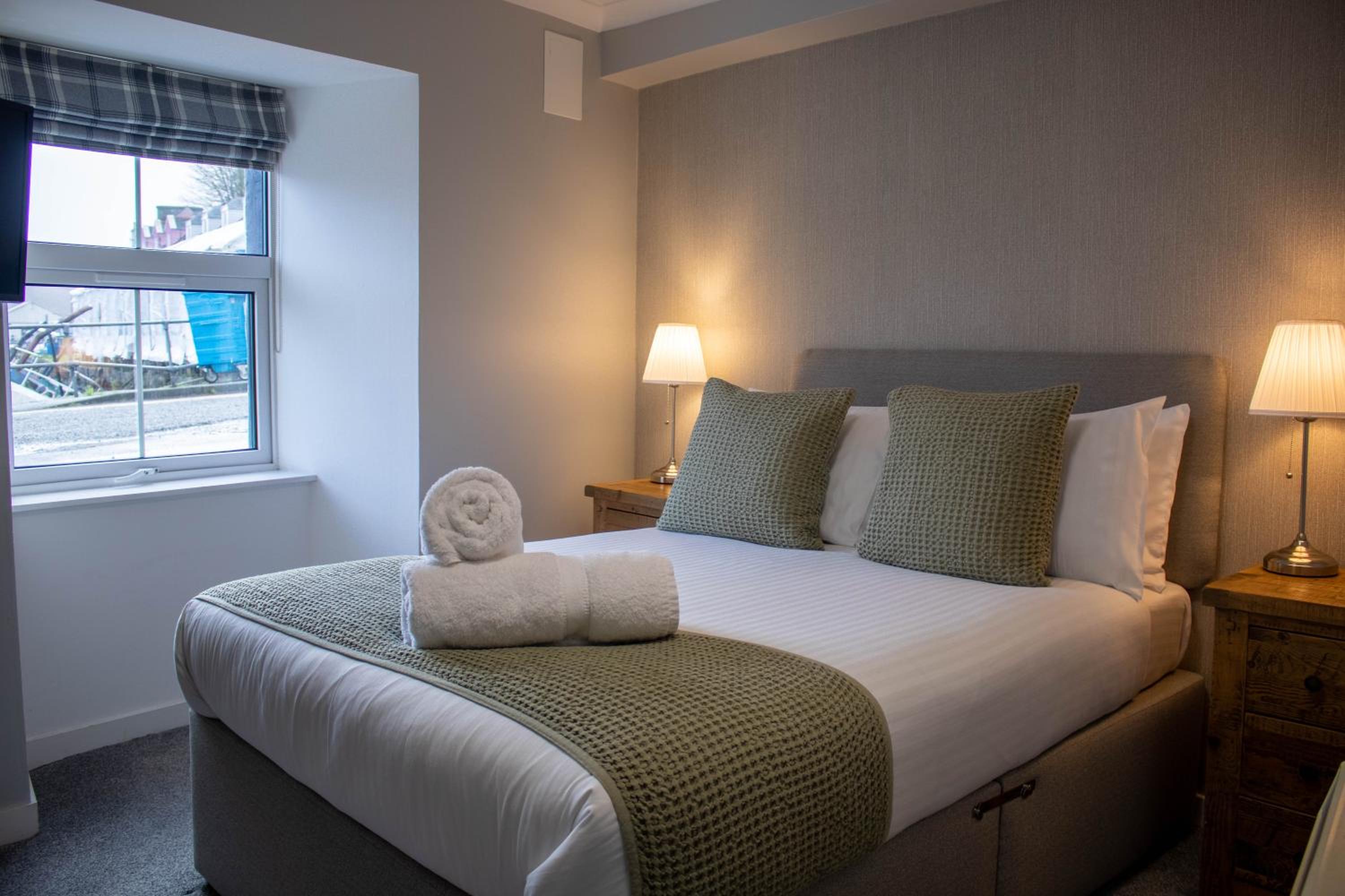 Standard Double Room with Partial Sea View