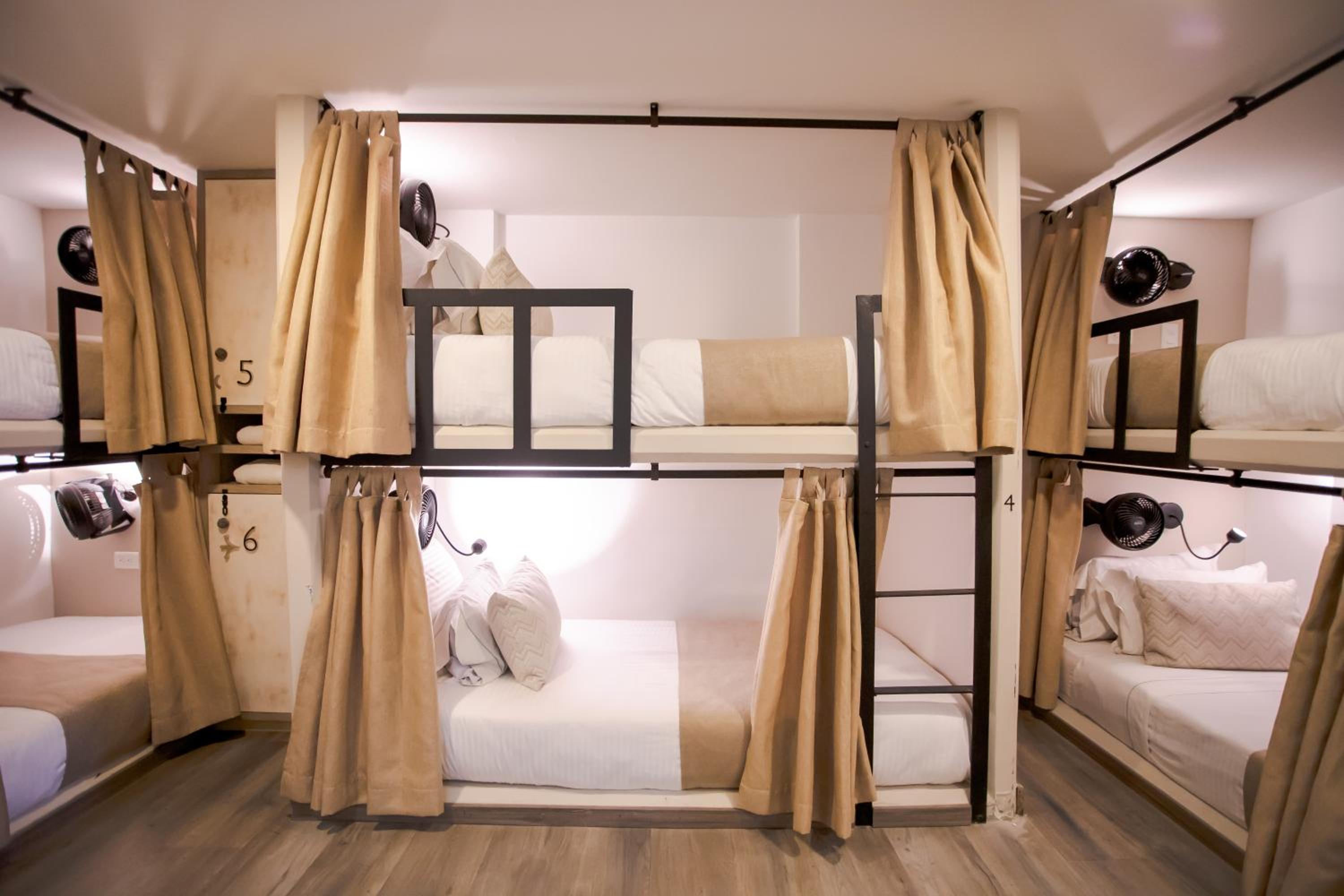 Bed in 6-Bed Mixed Dormitory Room photo 1
