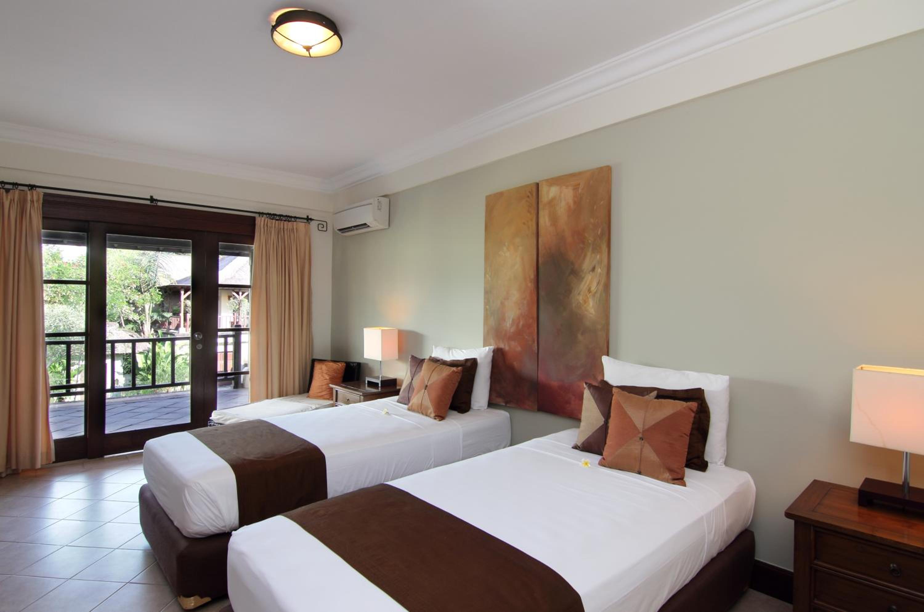 Three-Bedroom Villa With Private Pool photo 1