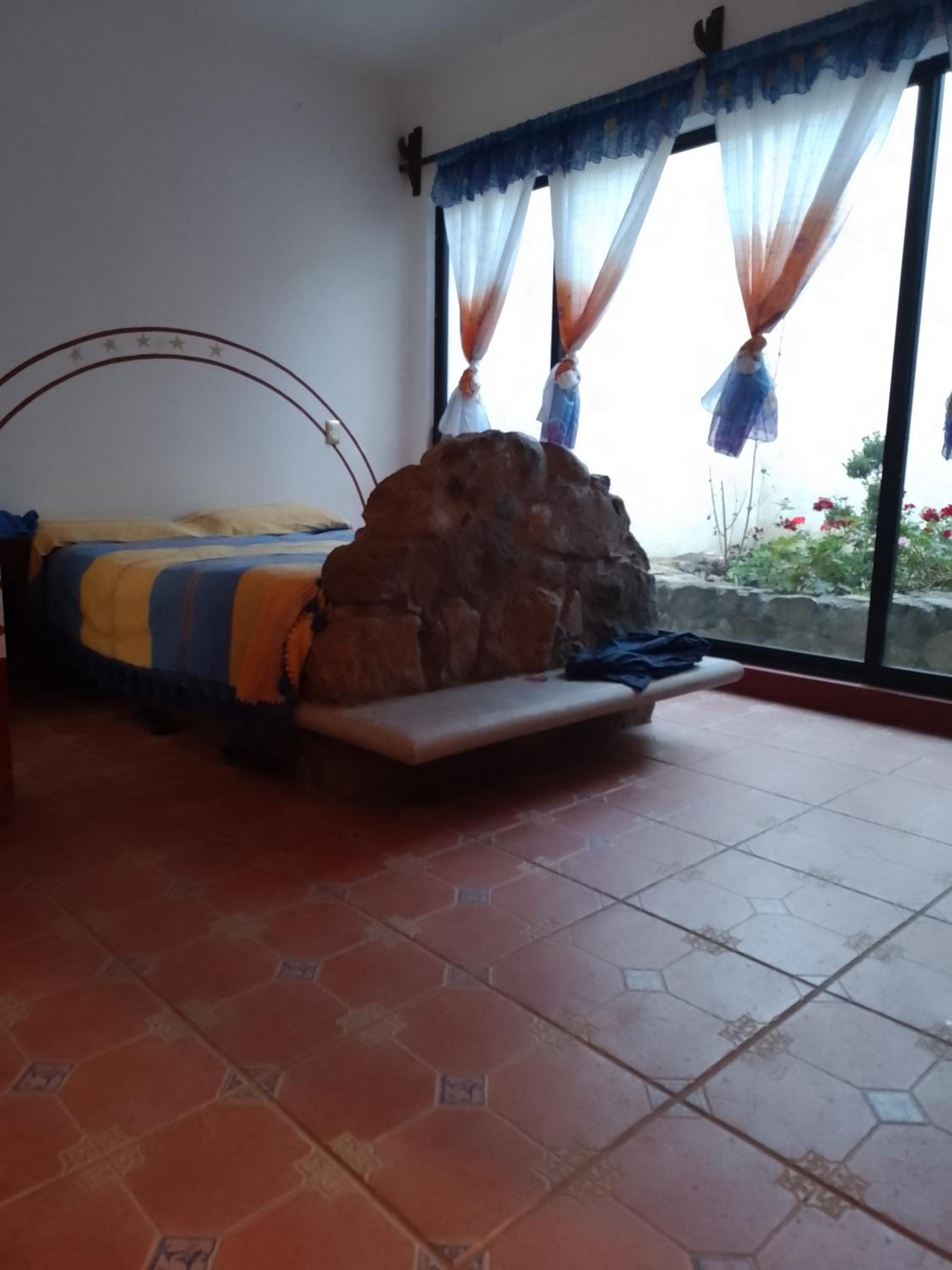 Budget Double Room - Photo 7
