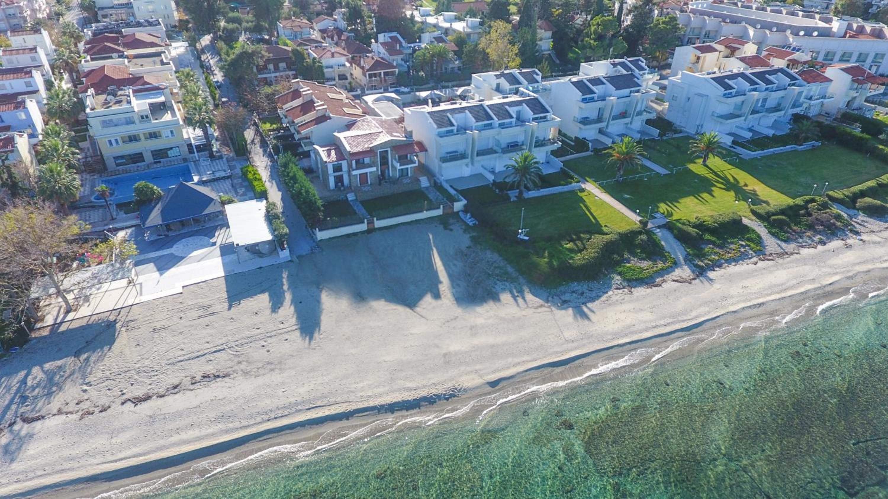 Villa - Beach Front photo 3
