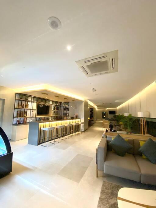 Apartment with Mountain View - Photo 21