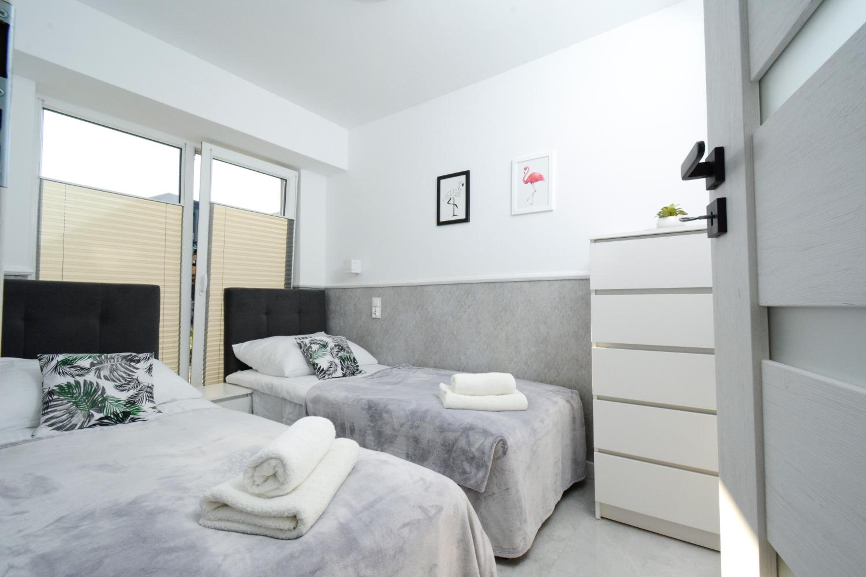 One-Bedroom Apartment - Photo 2