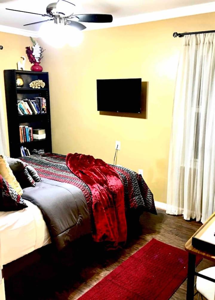 Deluxe Queen Room with Two Queen Beds - Photo 1