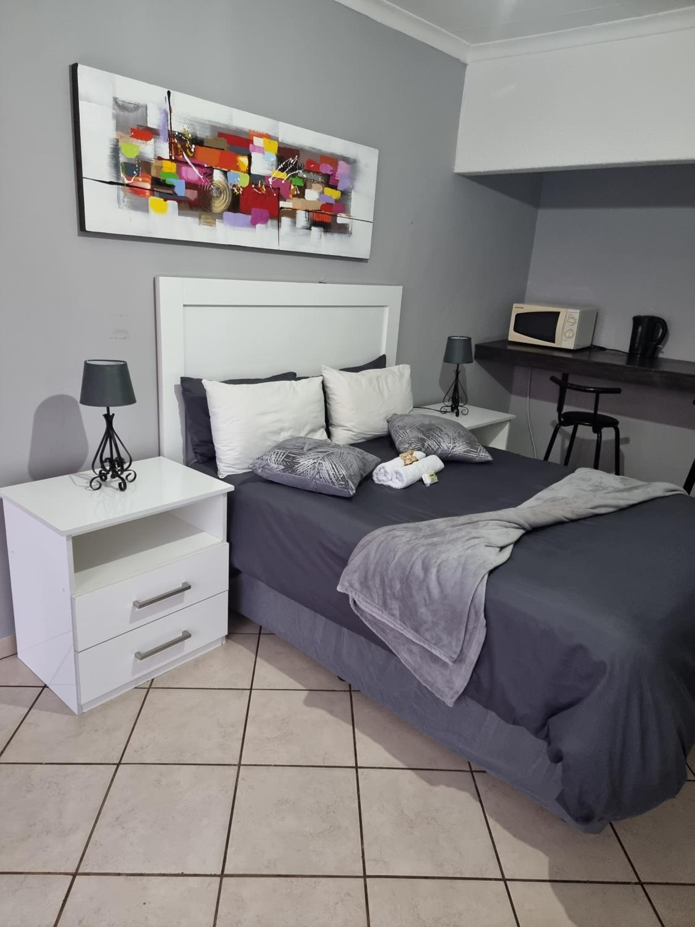 Standard Double Room - Photo 8