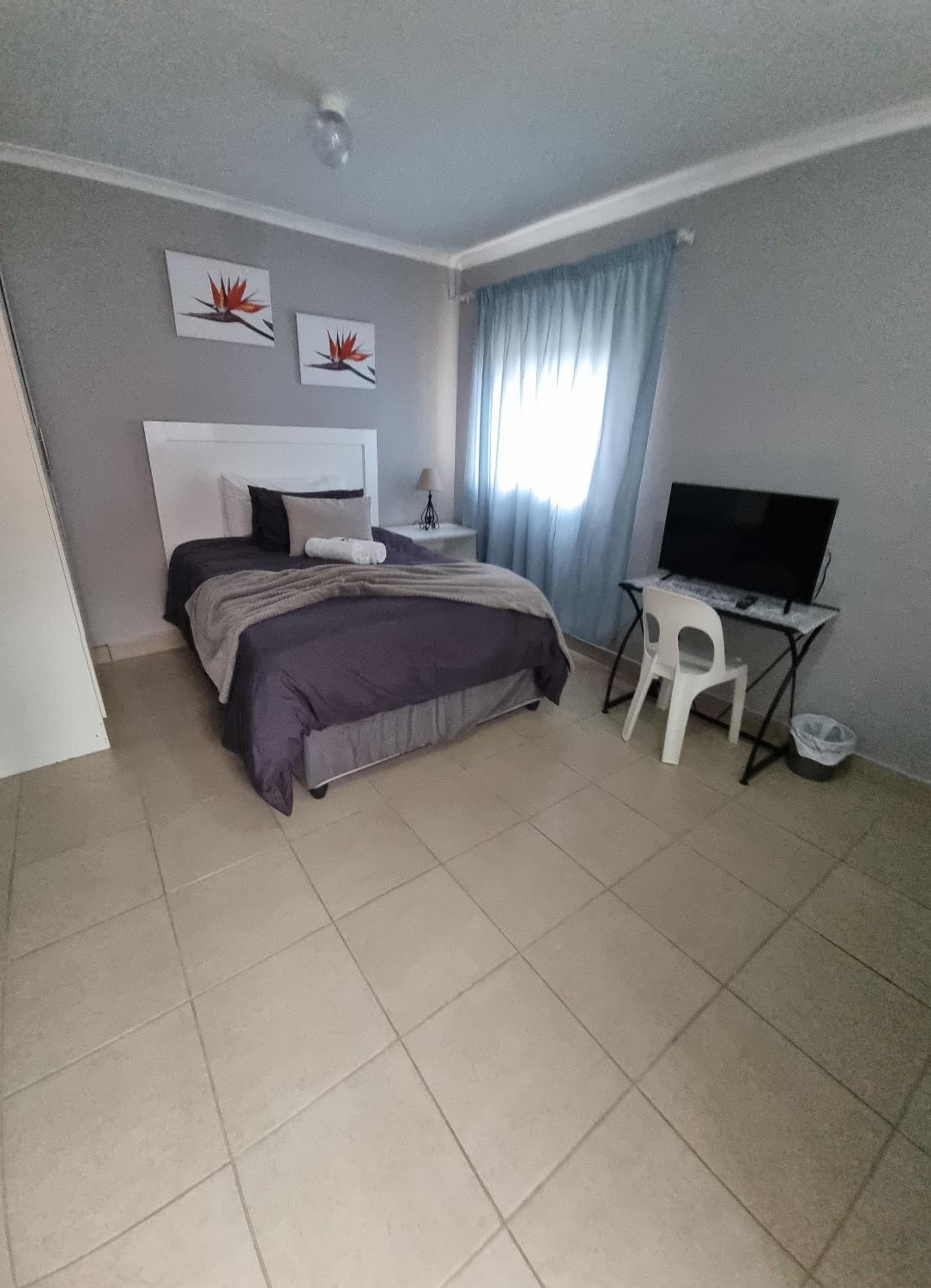 Standard Double Room - Photo 12