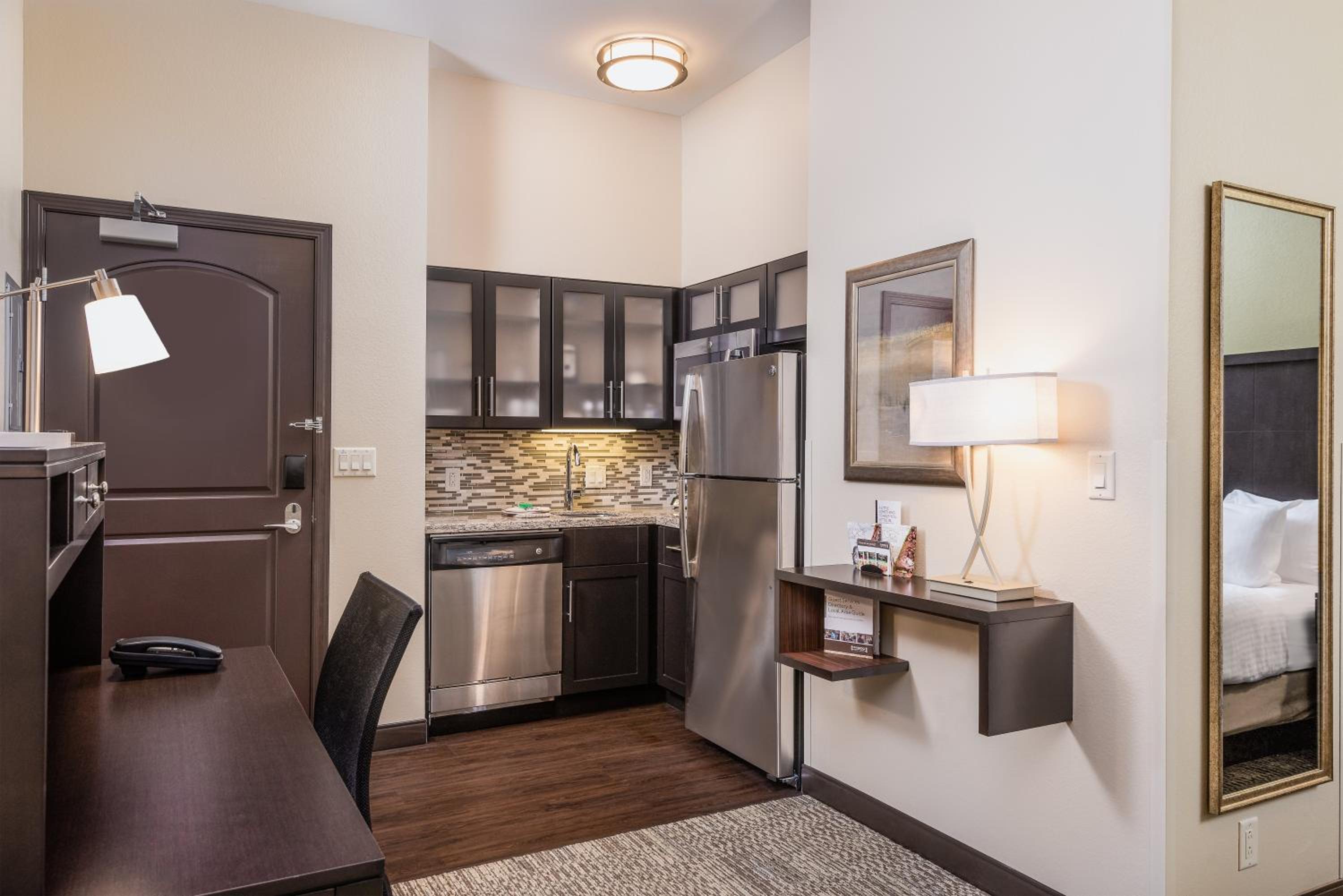 Queen Studio Suite - Hearing Accessible/ Non-Smoking