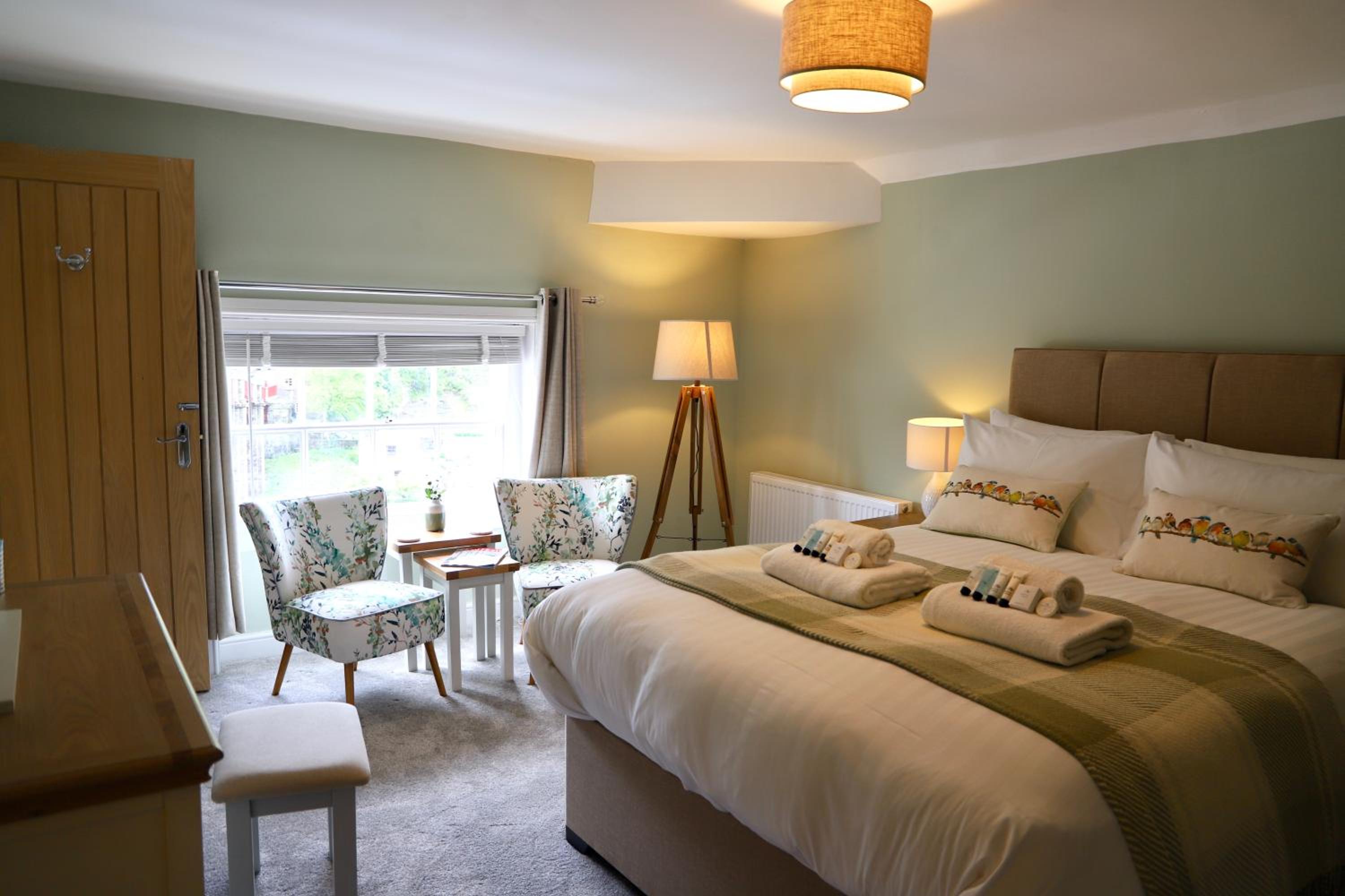 Deluxe King Room - Photo 1