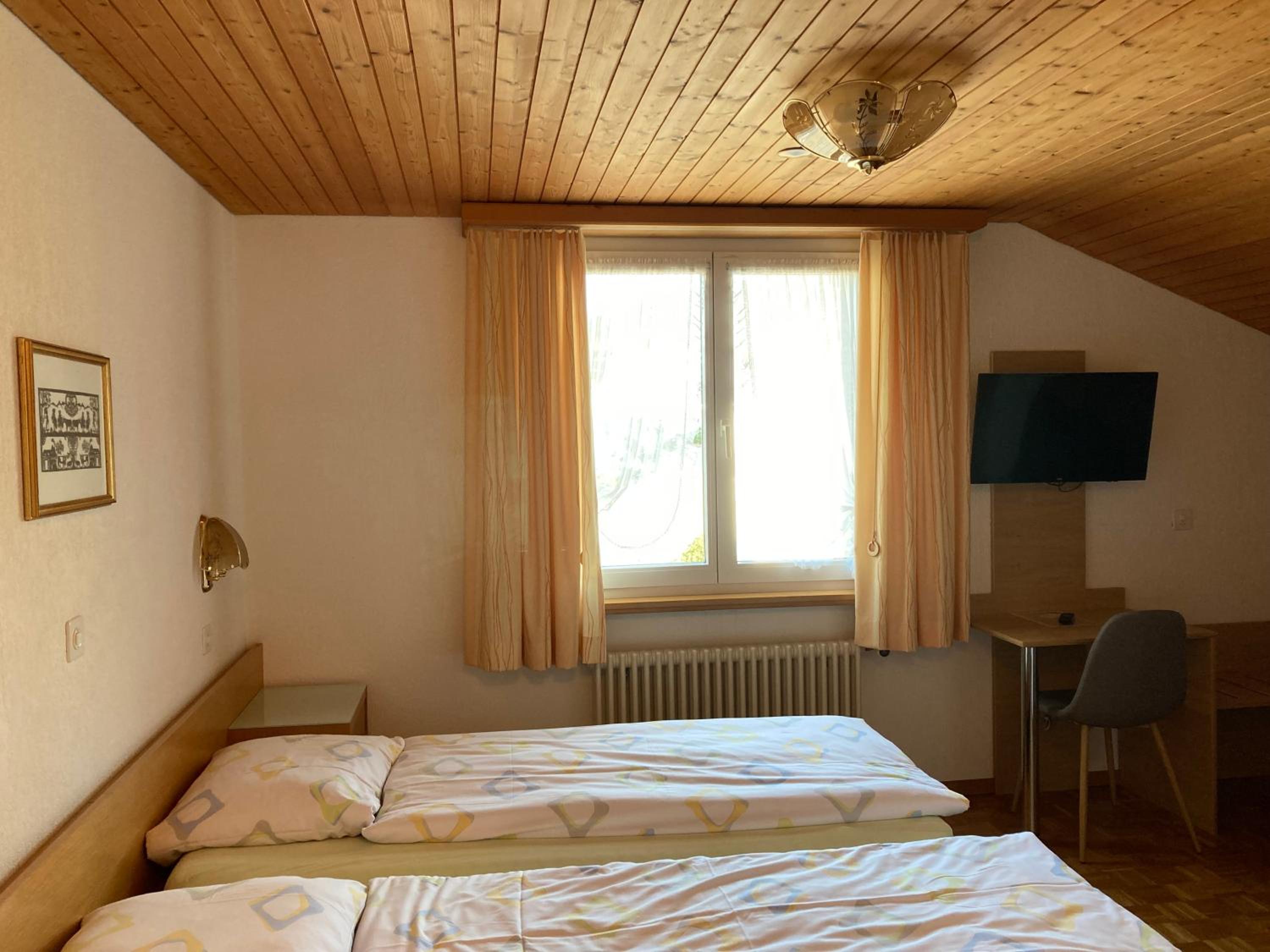 Standard Double Room - Photo 4