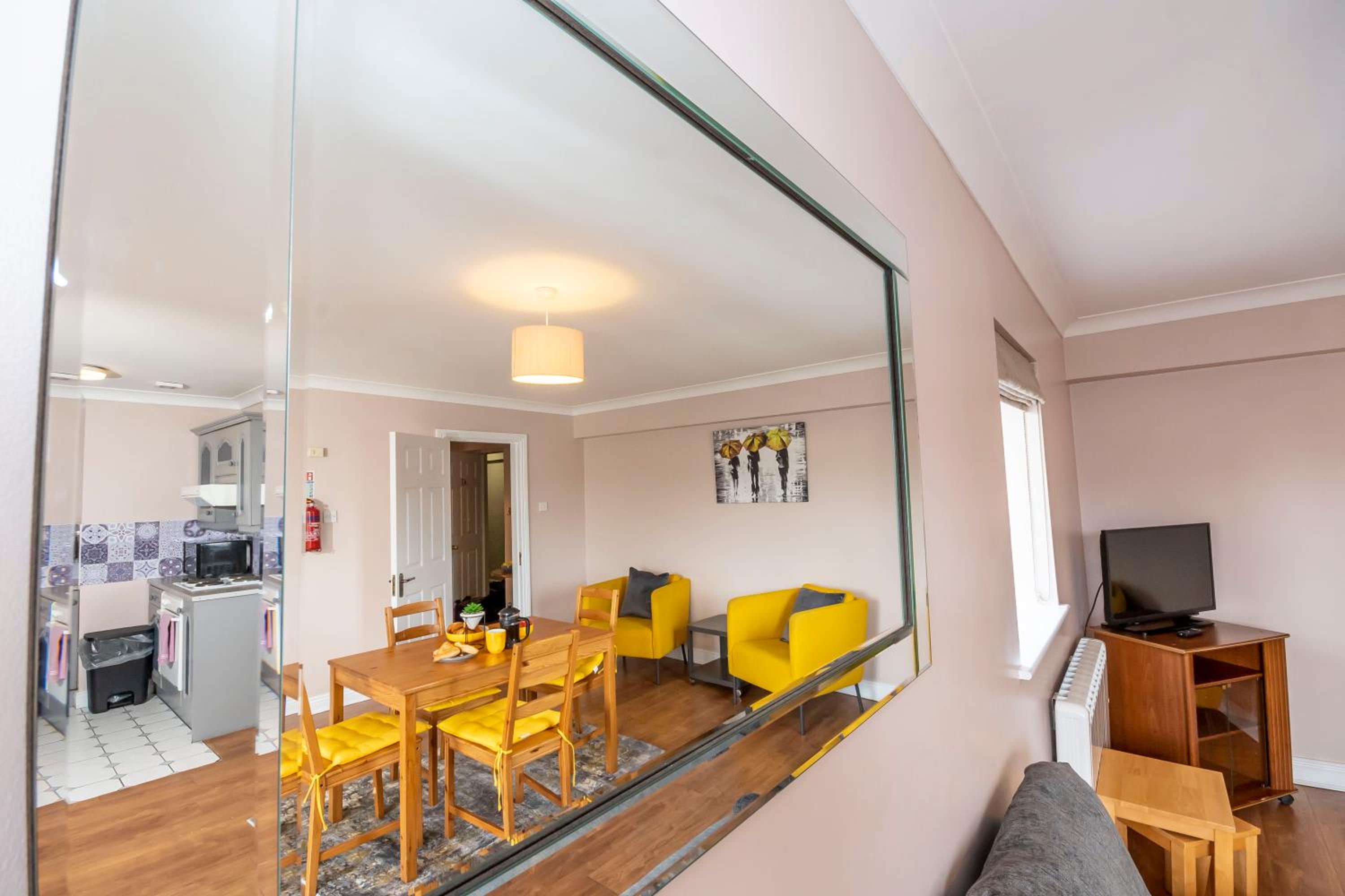 One-Bedroom Apartment (4 Adults) thumbnail 5
