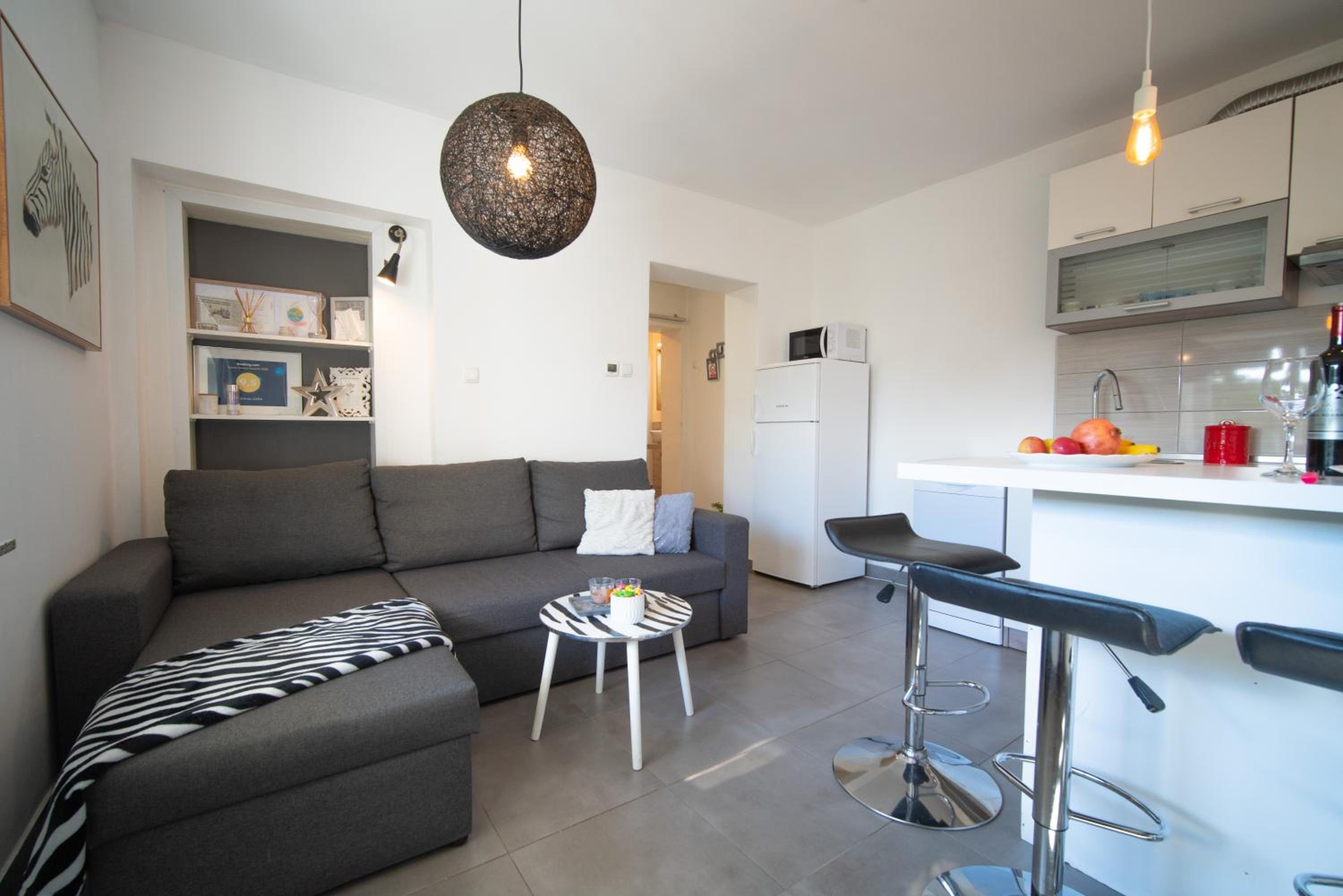 Apartment photo 1