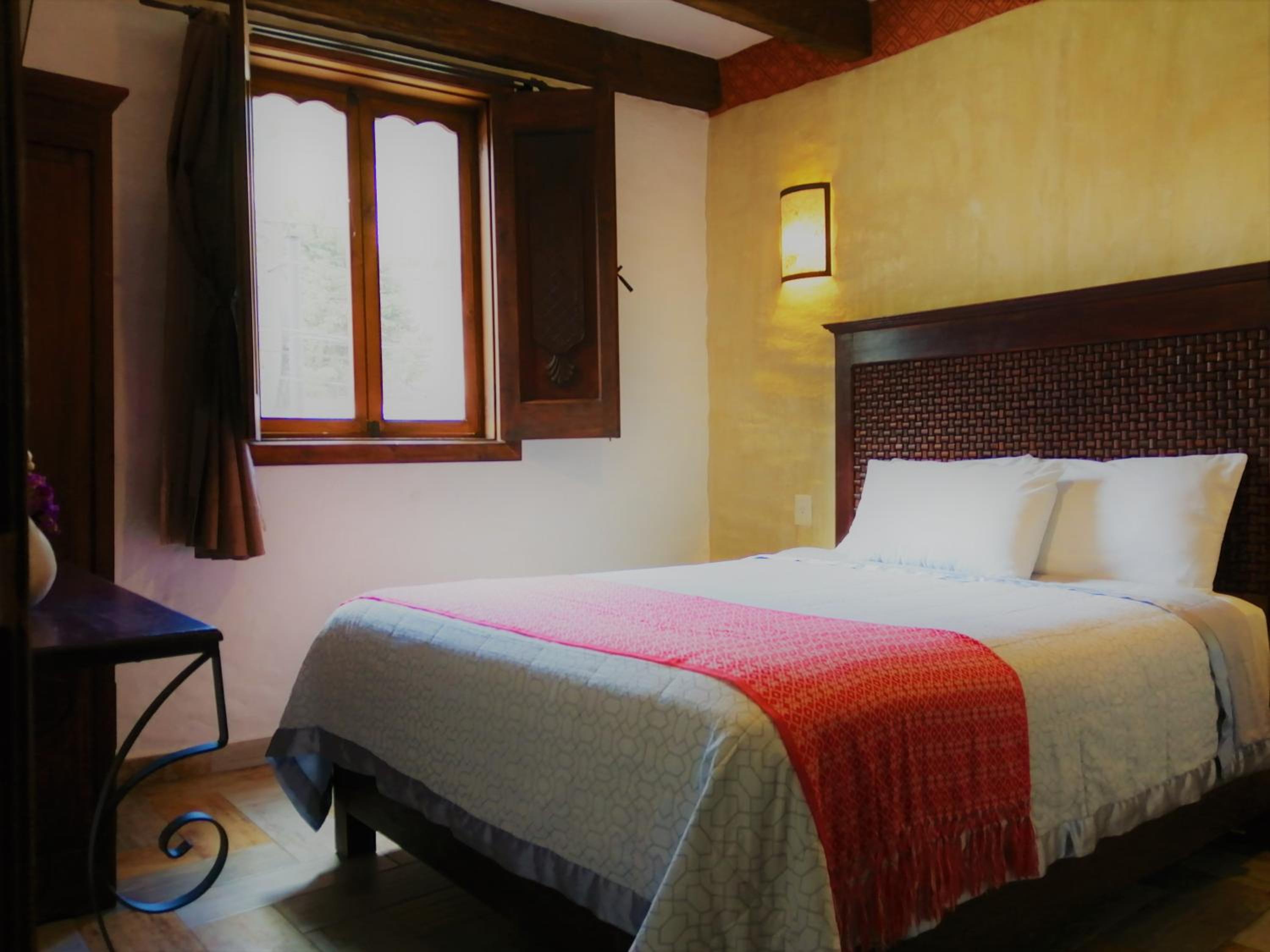 Queen Room photo 1